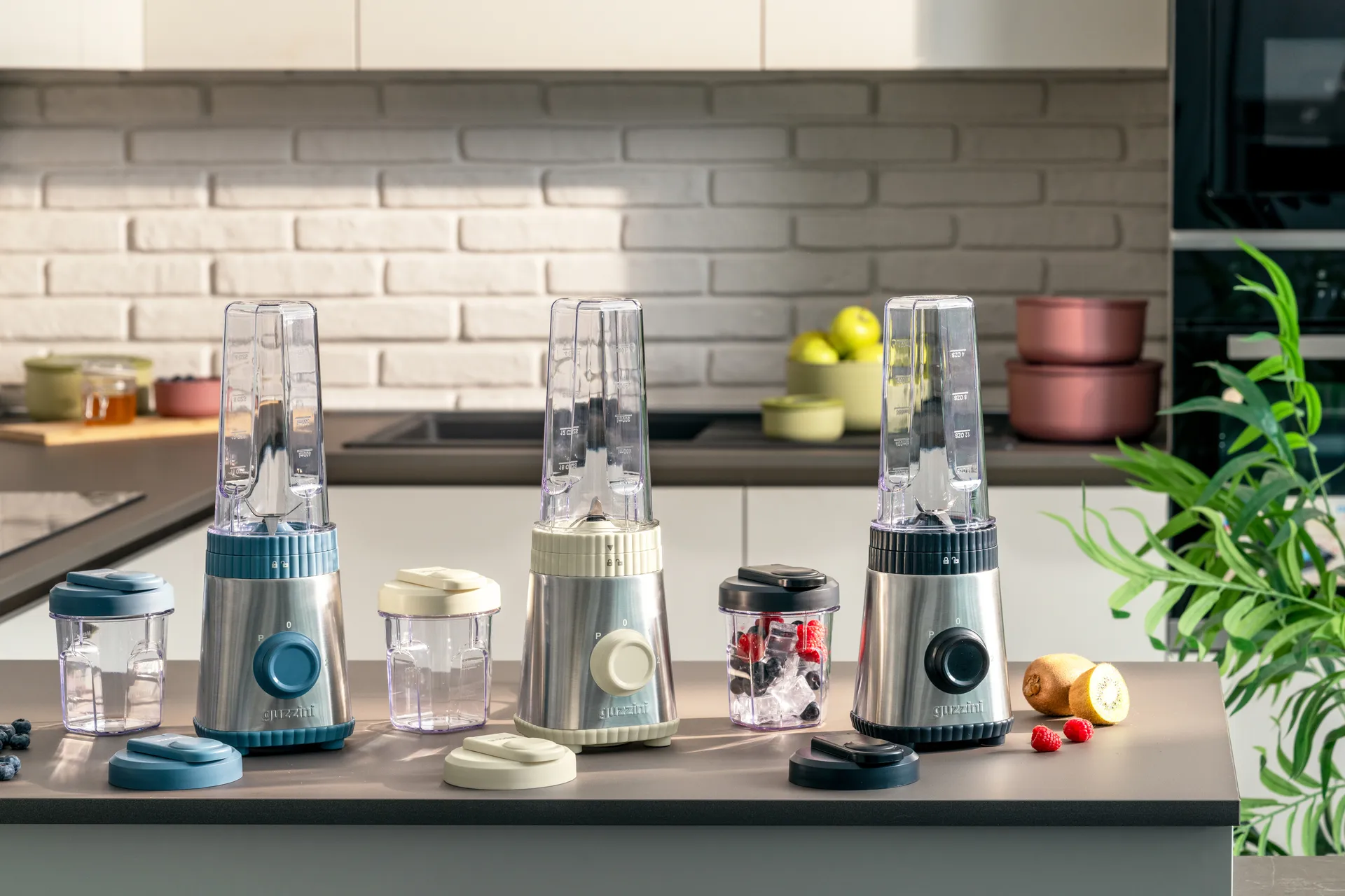 Sous chef on the go -sekoitin, Laivastonsininen Guzzini