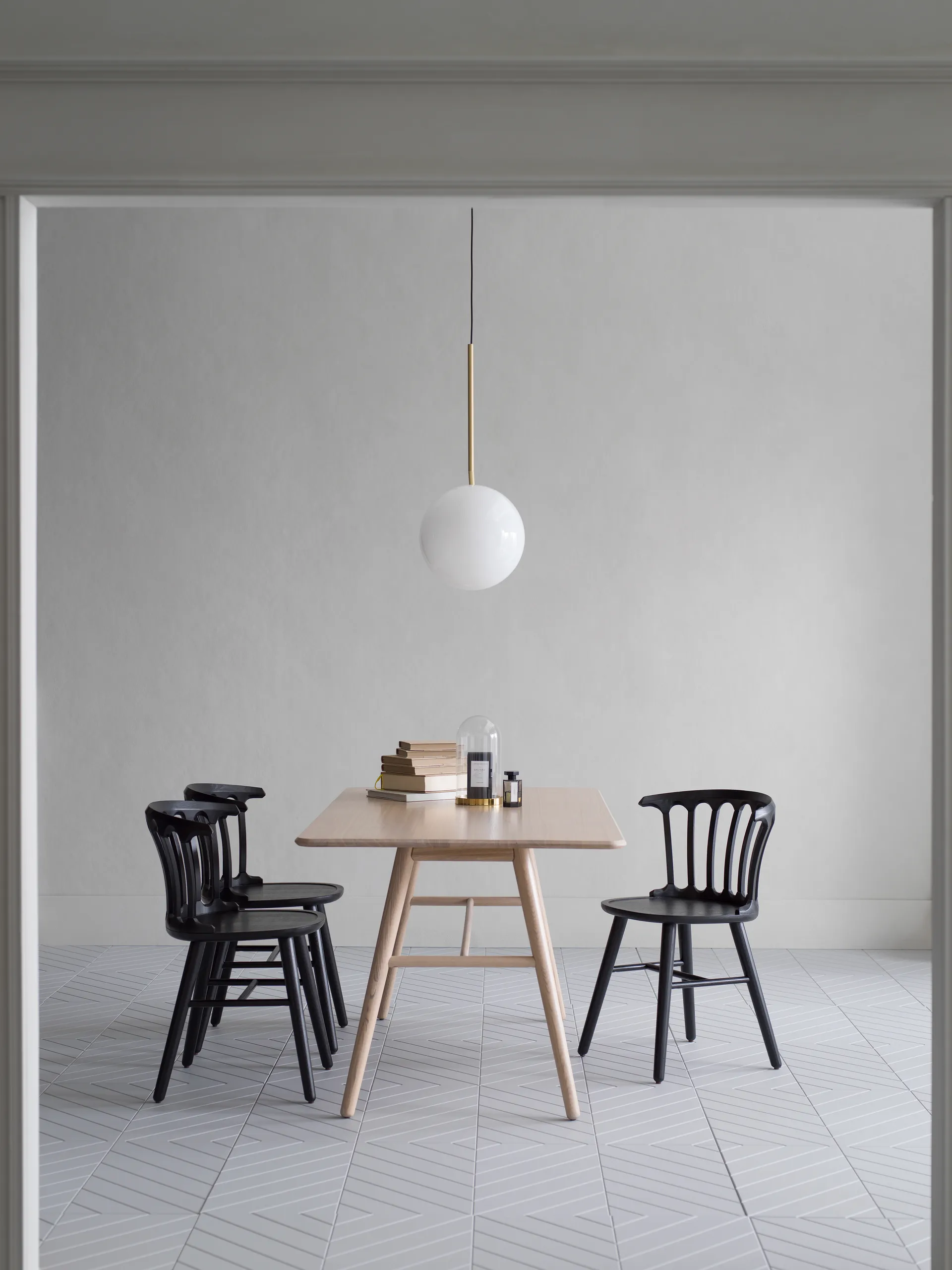 San Marco -tuoli, Saarni musta petsi Hans K