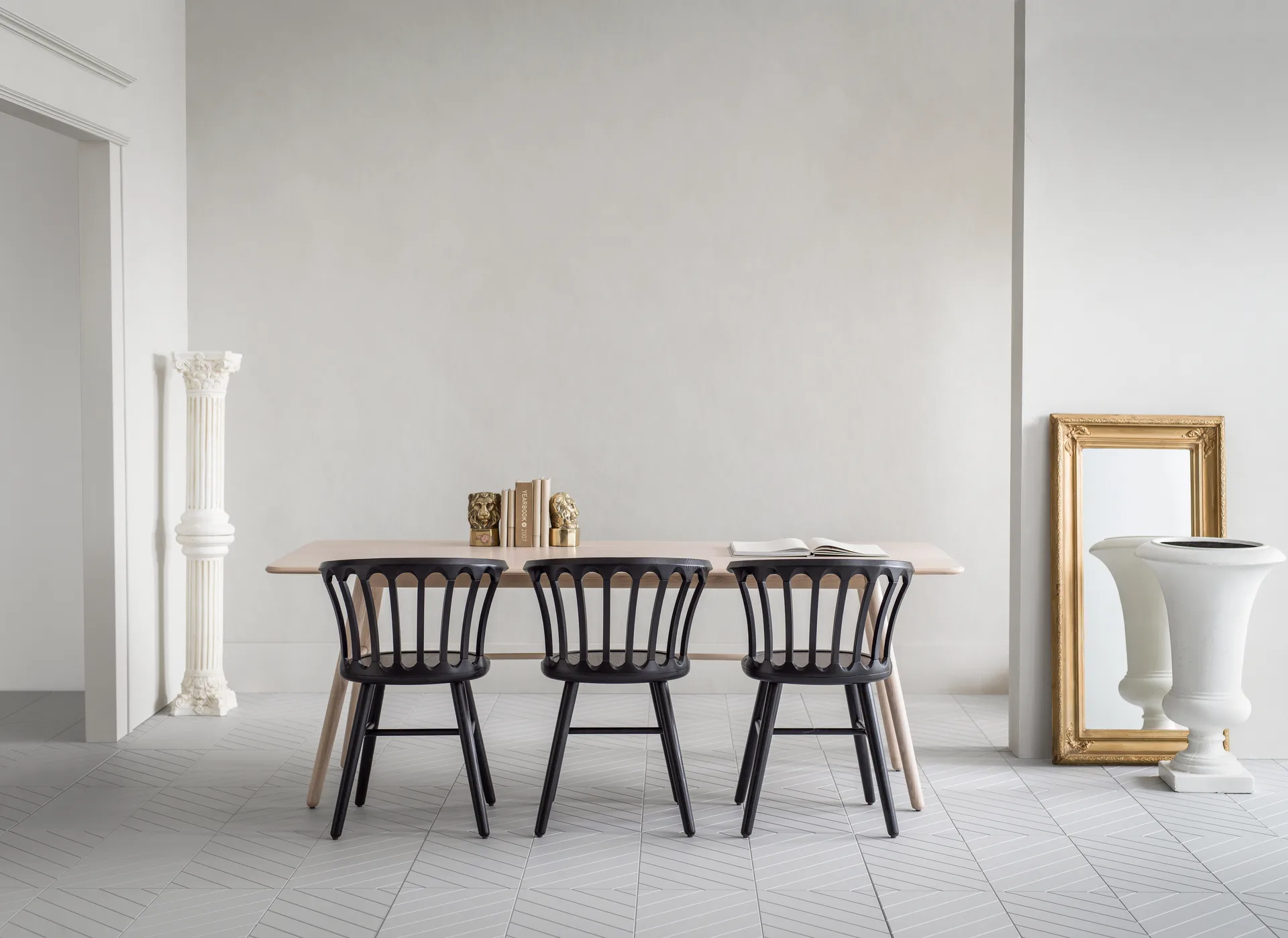 San Marco -tuoli, Saarni musta petsi Hans K