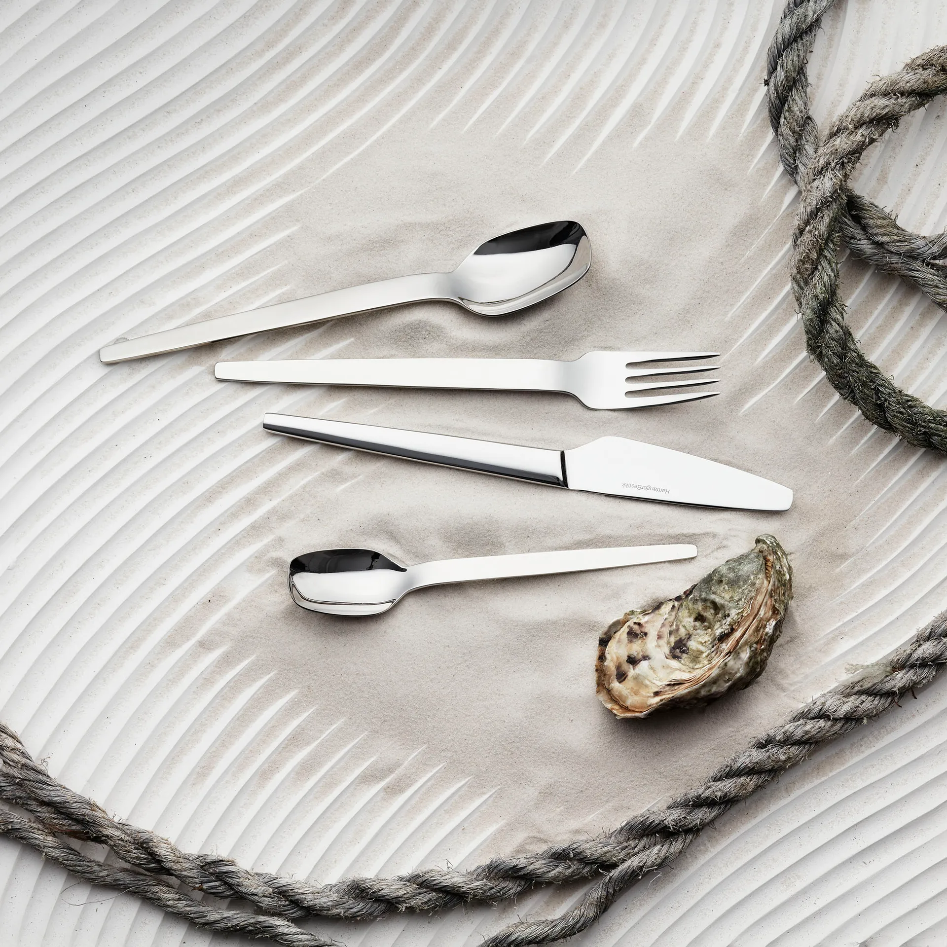 Tina ruokailuvälineet, 24 osaa Hardanger Bestikk