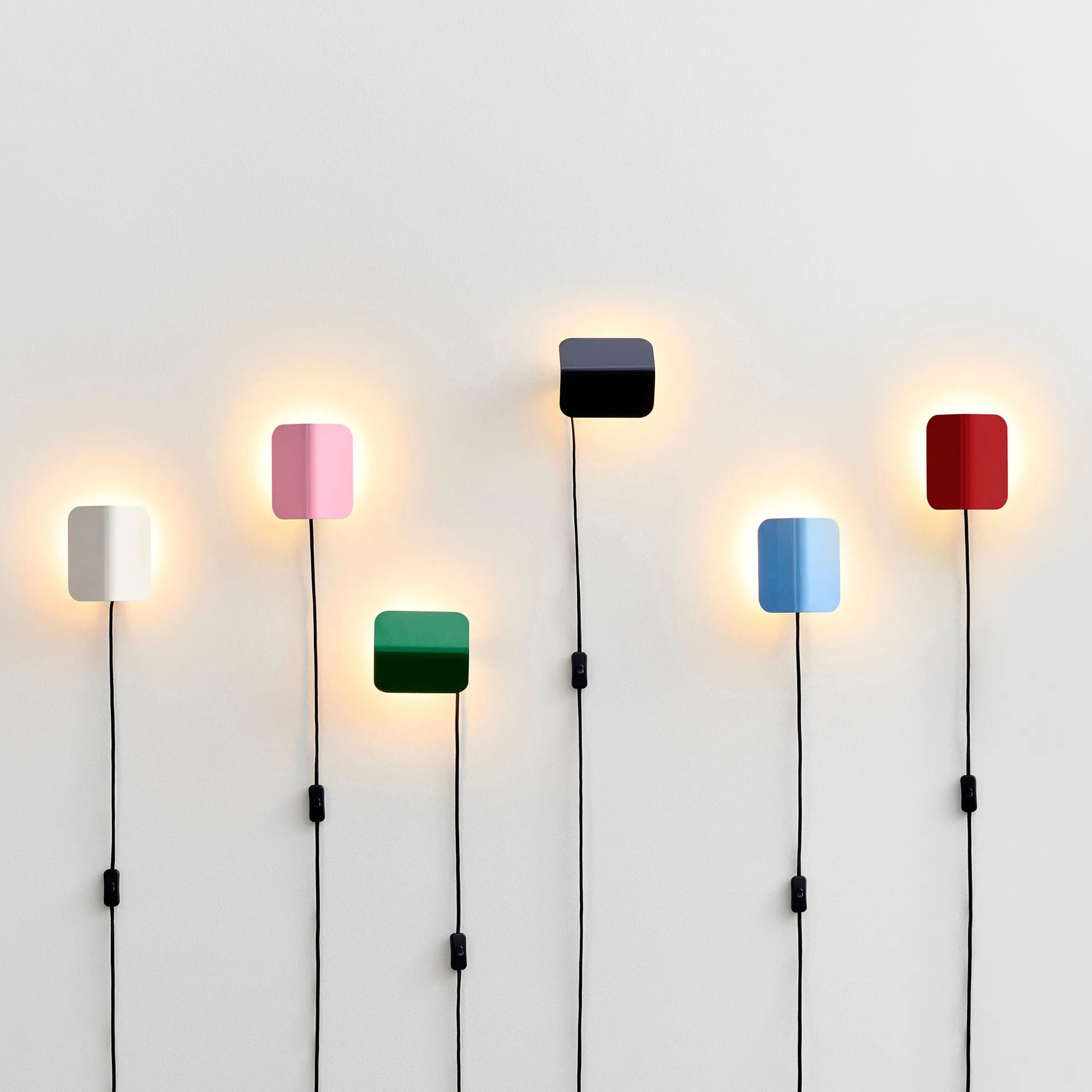 Apex seinävalaisin, Iron black HAY