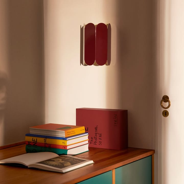 Arcs Sconce -seinävalaisin, Cobalt blue HAY