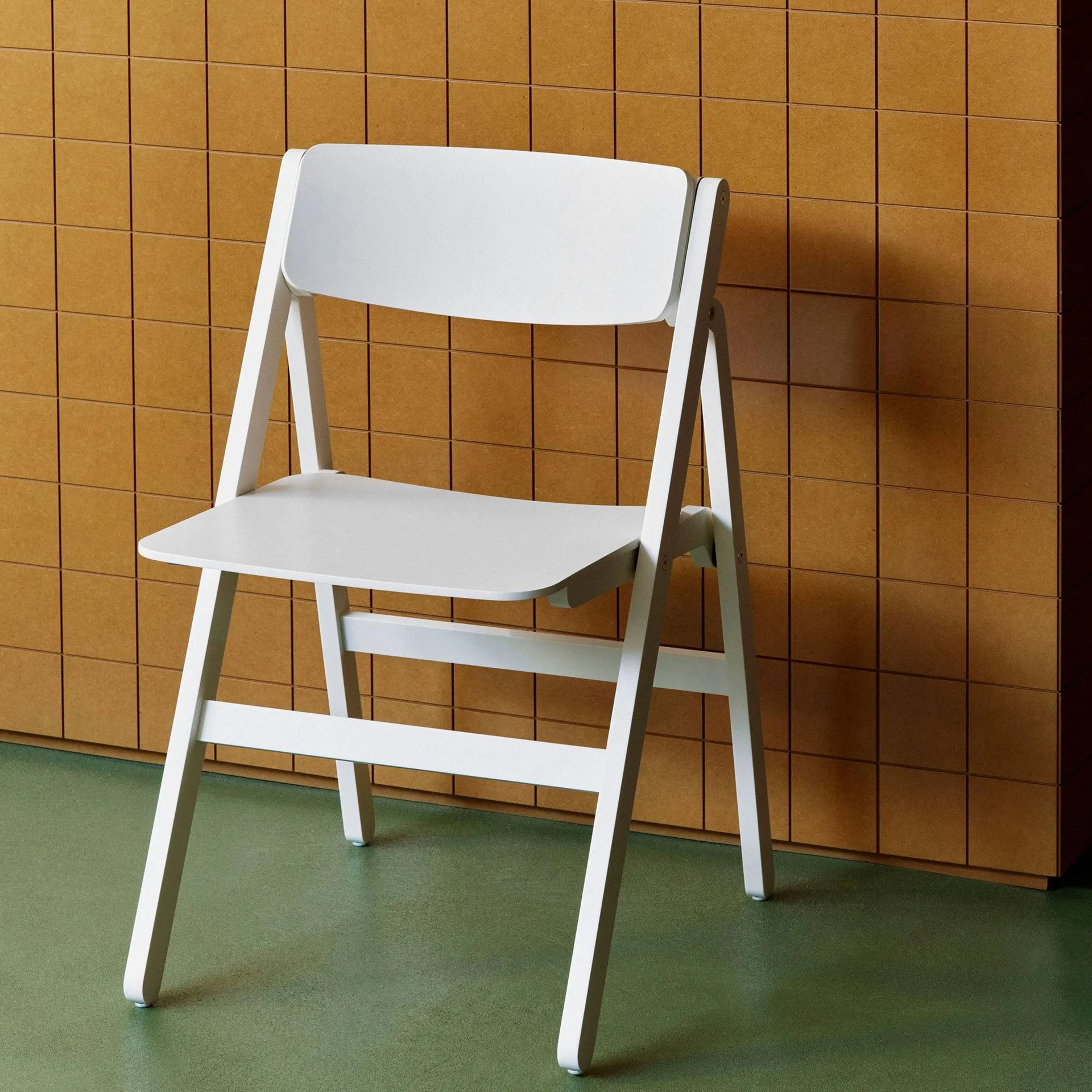 Backflip Chair tuoli, Cream white lakattu pyökki HAY