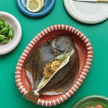 Barro ovaali tarjoiluvati - Natural with stripes, large 27x36 cm - HAY