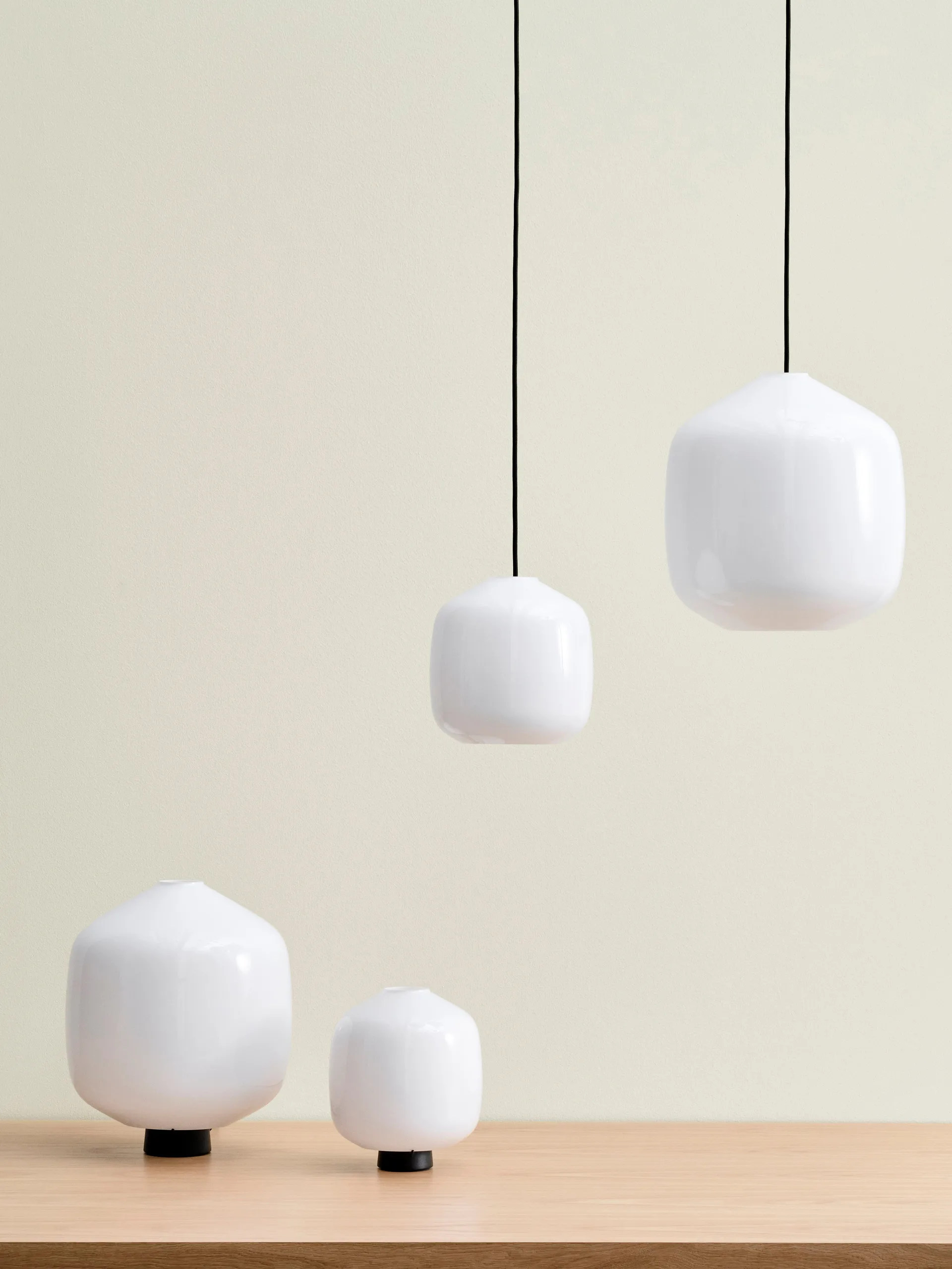 Buoy riippuvalaisin Ø20 cm, Opal glass-clay white HAY