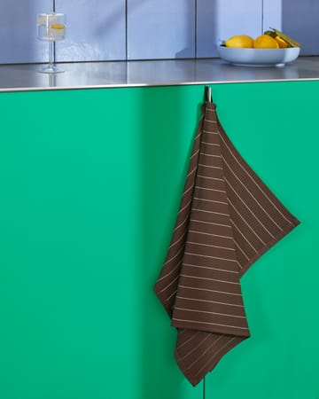 Canteen keittiöpyyhe 52 x 80 cm - Chocolate pinstripe - HAY