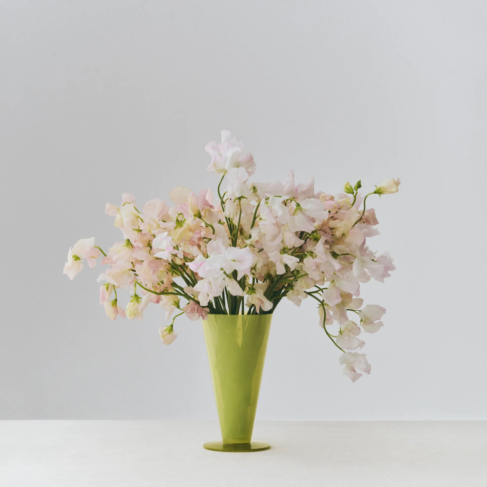 Conical maljakko, Light green-dark lime, small HAY