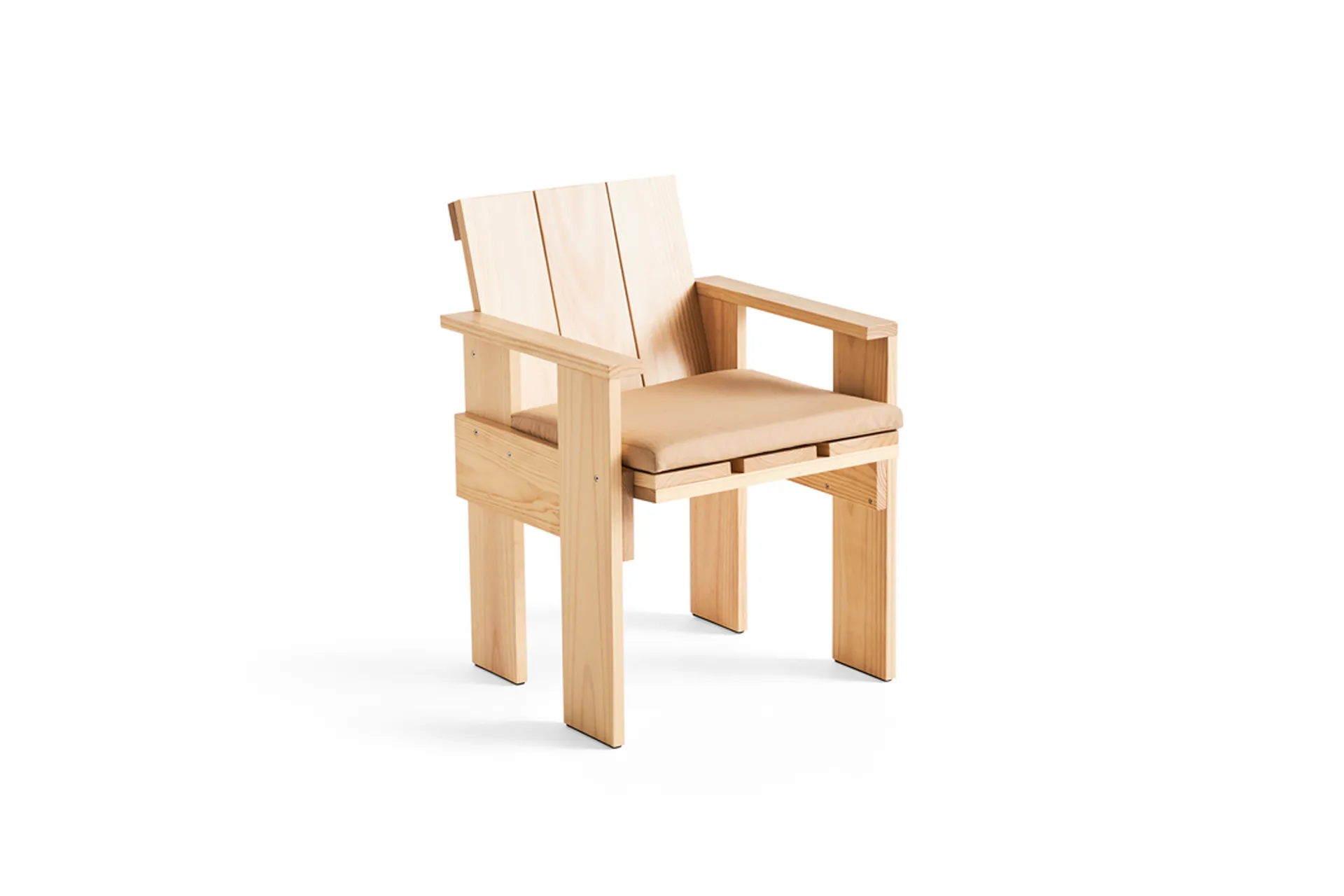 Crate Dining Chair käsinojallinen tuoli, Water-based lacquered pinewood HAY