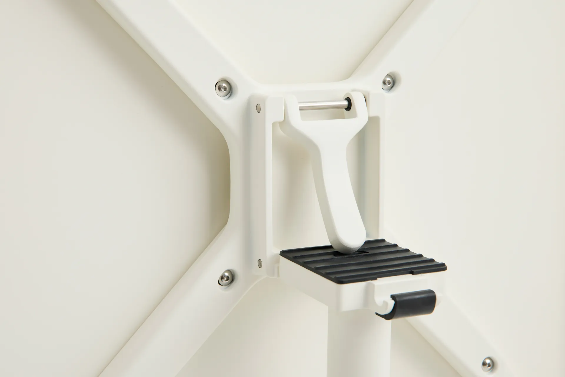 Deville pöytä, Kermanvalkoinen, Ø80x74 cm HAY