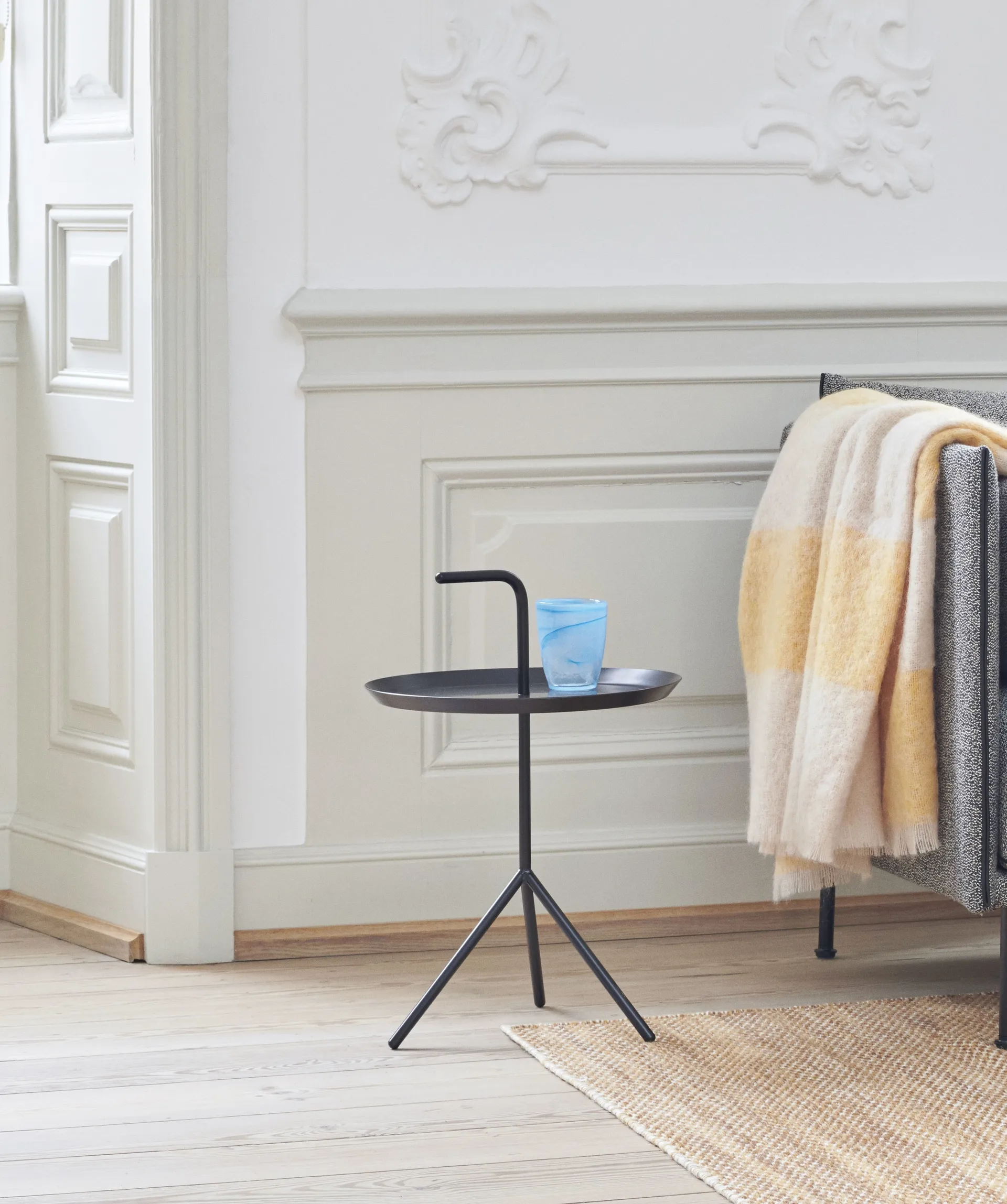 DLM sivupöytä Ø38 cm, Black HAY