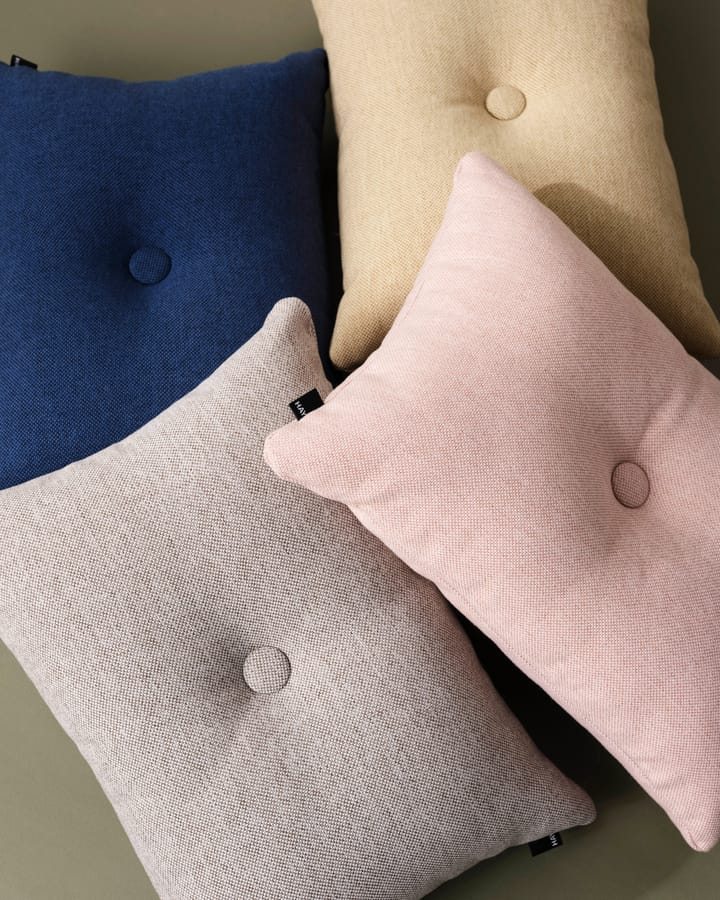 Dot Cushion Mode 1 dot tyyny 45x60 cm - Warm grey - HAY