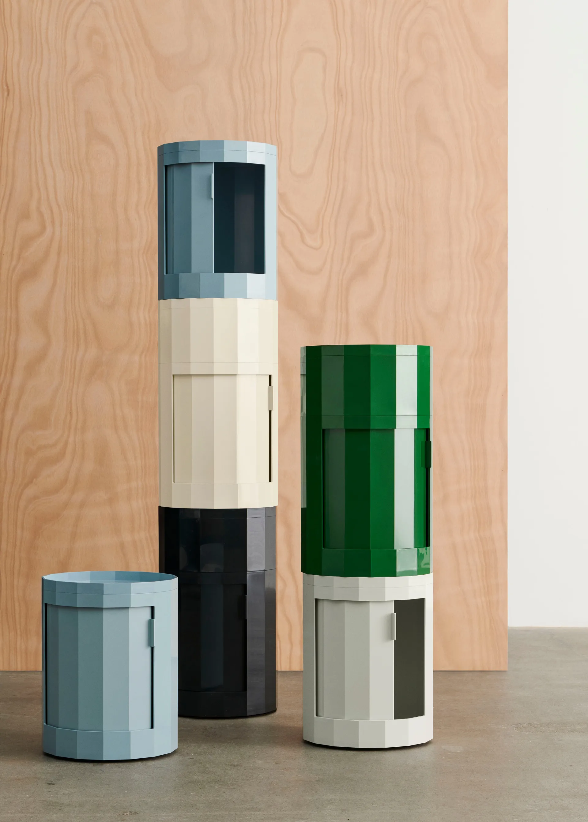 Facet Cabinet 101 sivupöytä, Eggshell HAY