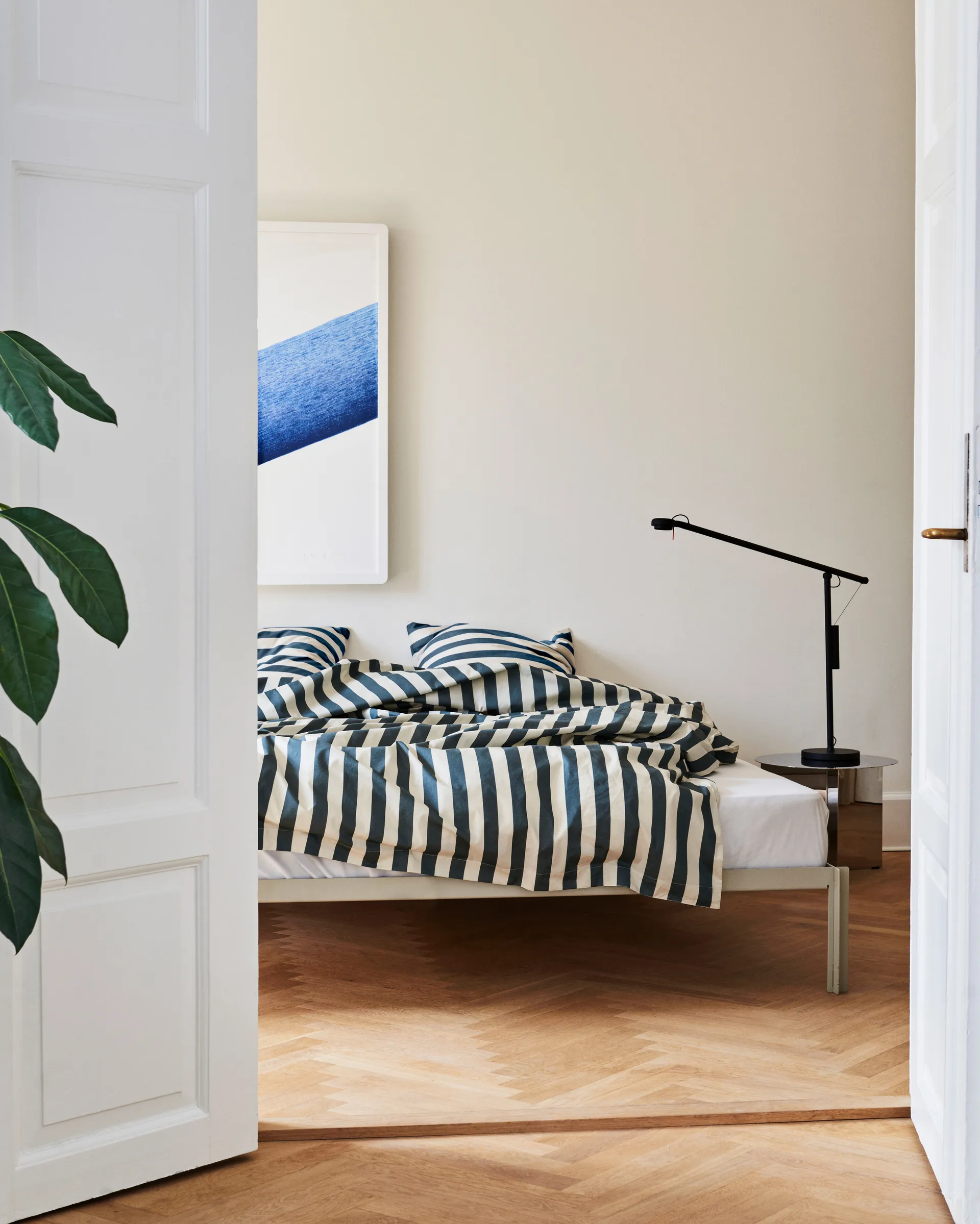 Fifty-Fifty pöytävalaisin, Soft black HAY