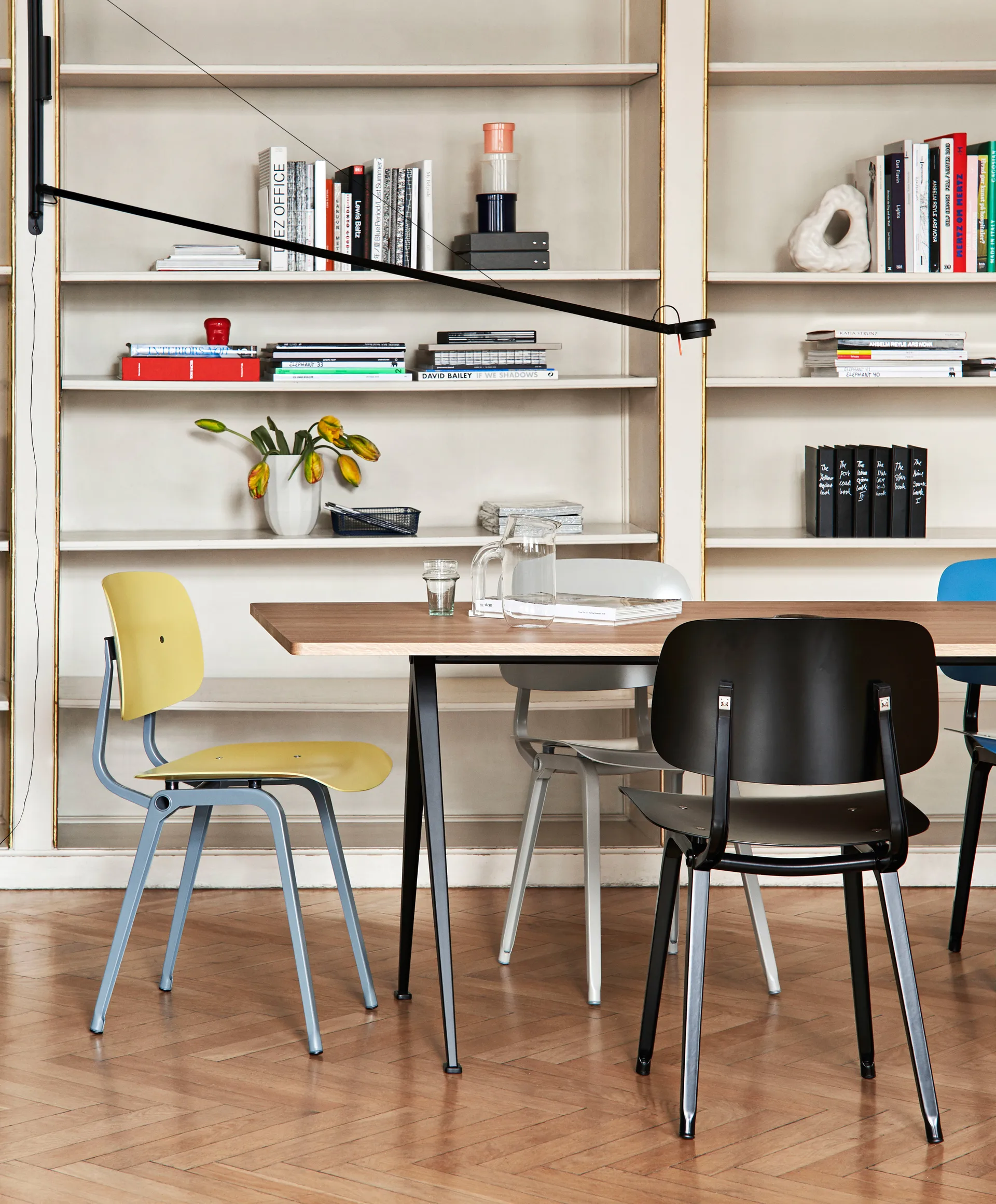 Fifty-Fifty seinävalaisin, Soft black HAY