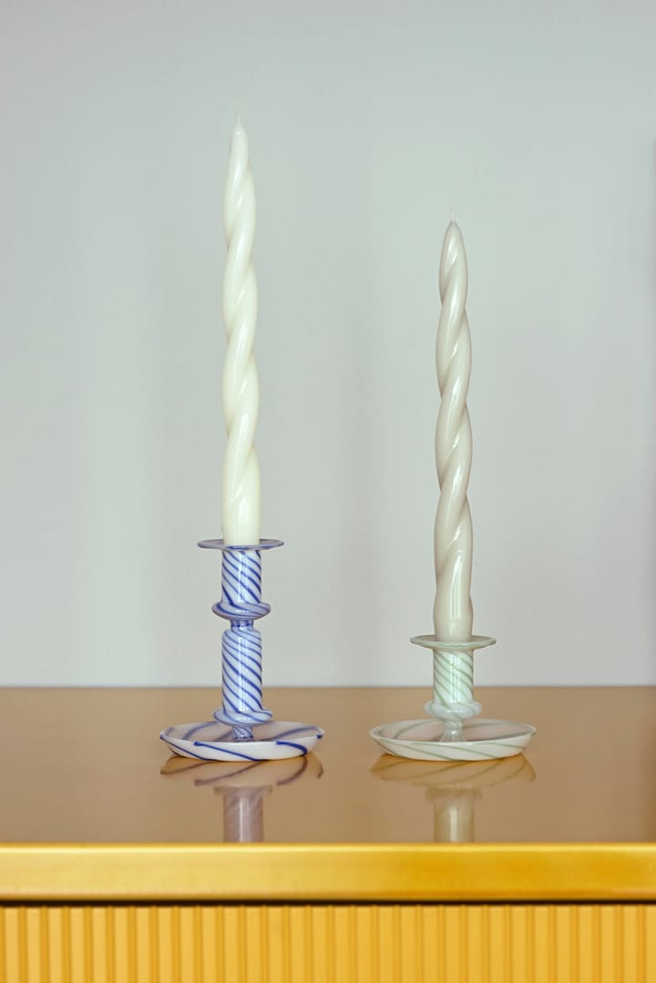 Flare Stripe keskipitkä kynttilänjalka - Sininen-valkoinen - HAY