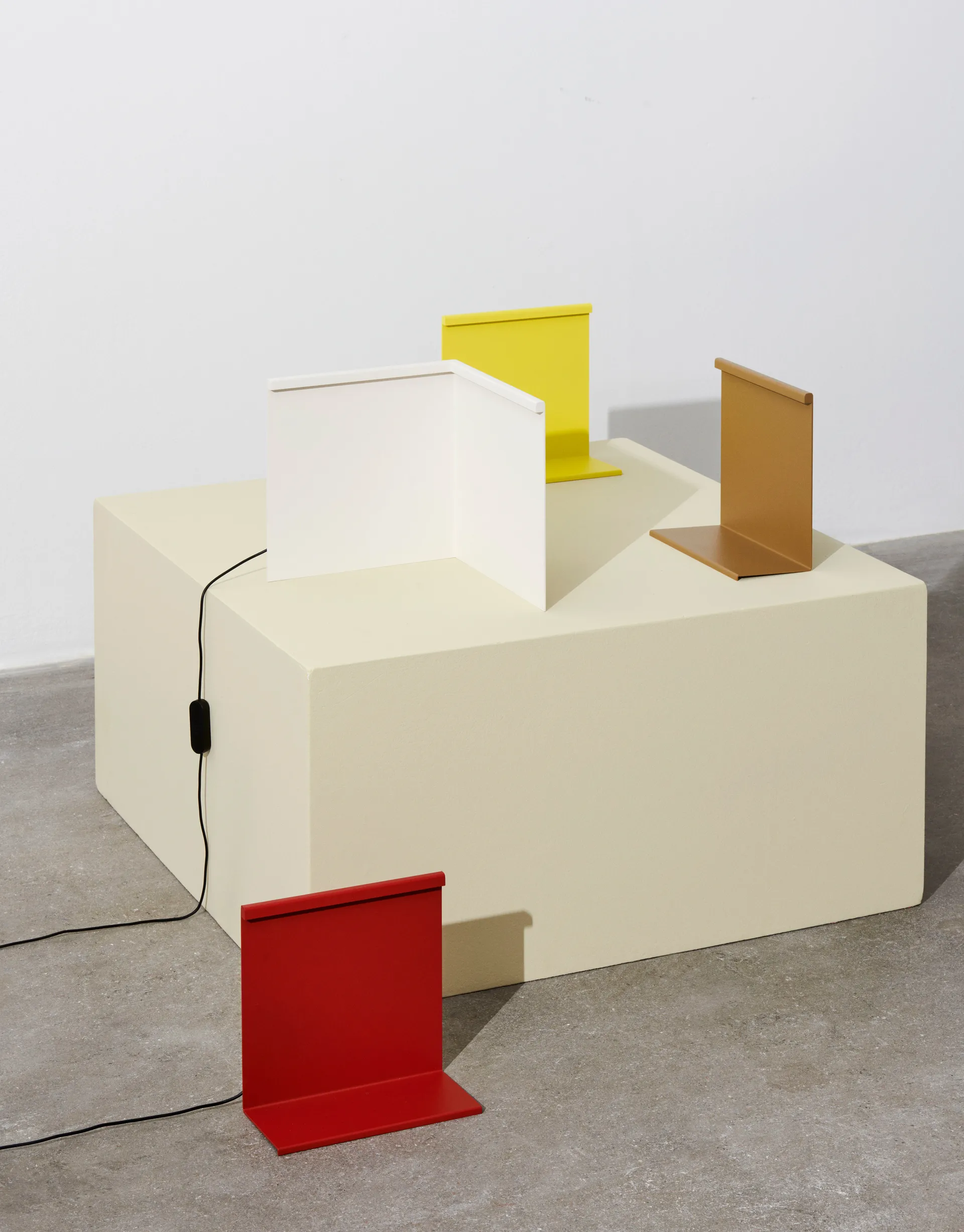 LBM Corner -pöytävalaisin, Cream white HAY