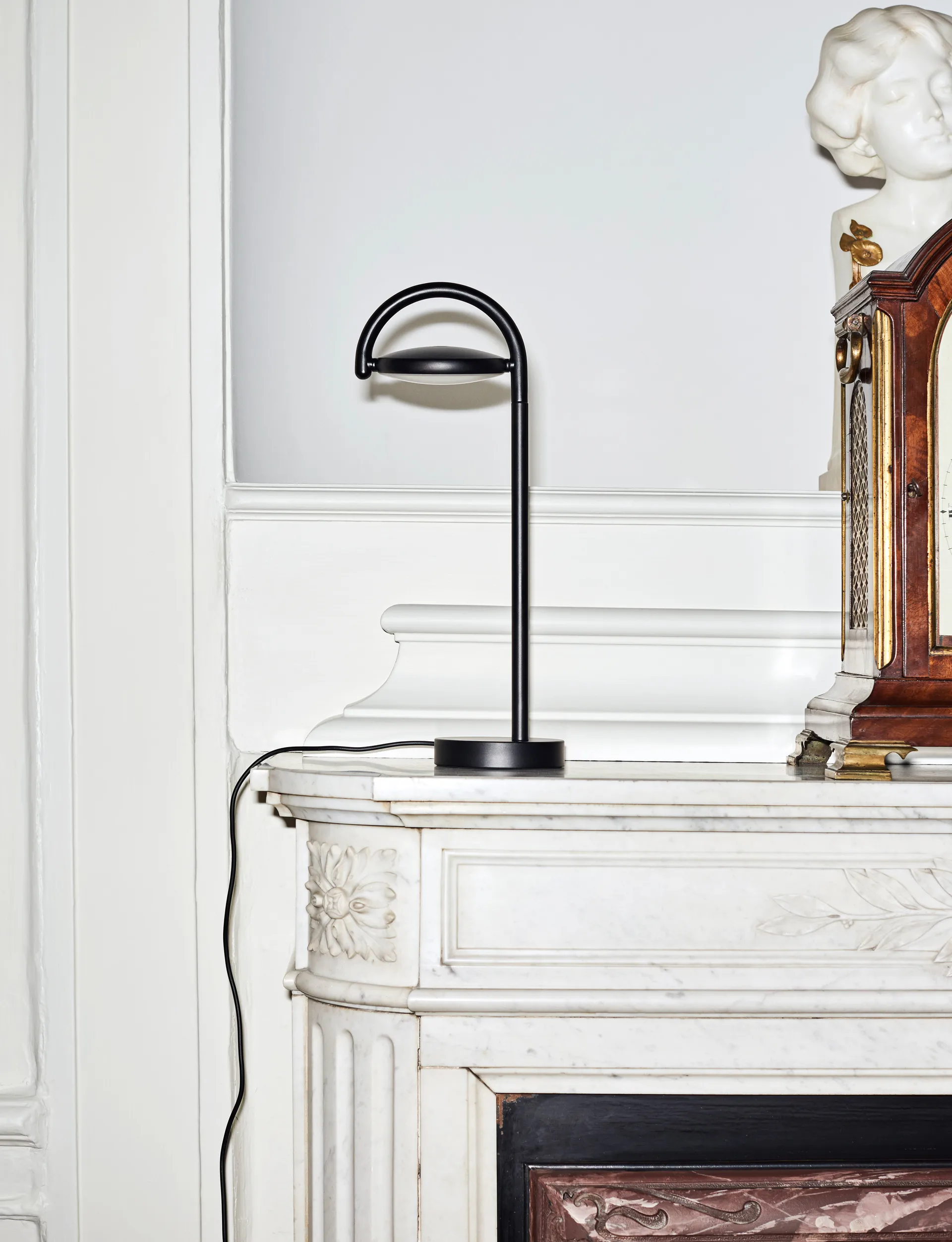 Marselis table pöytävalaisin, Soft black HAY