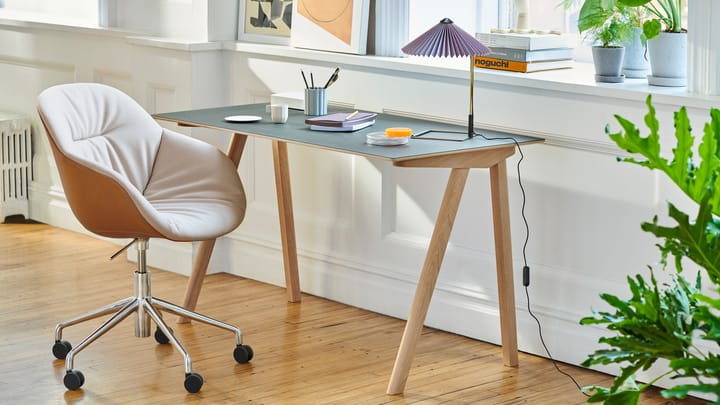 Matin table -pöytävalaisin Ø 30 cm, Lavender shade HAY
