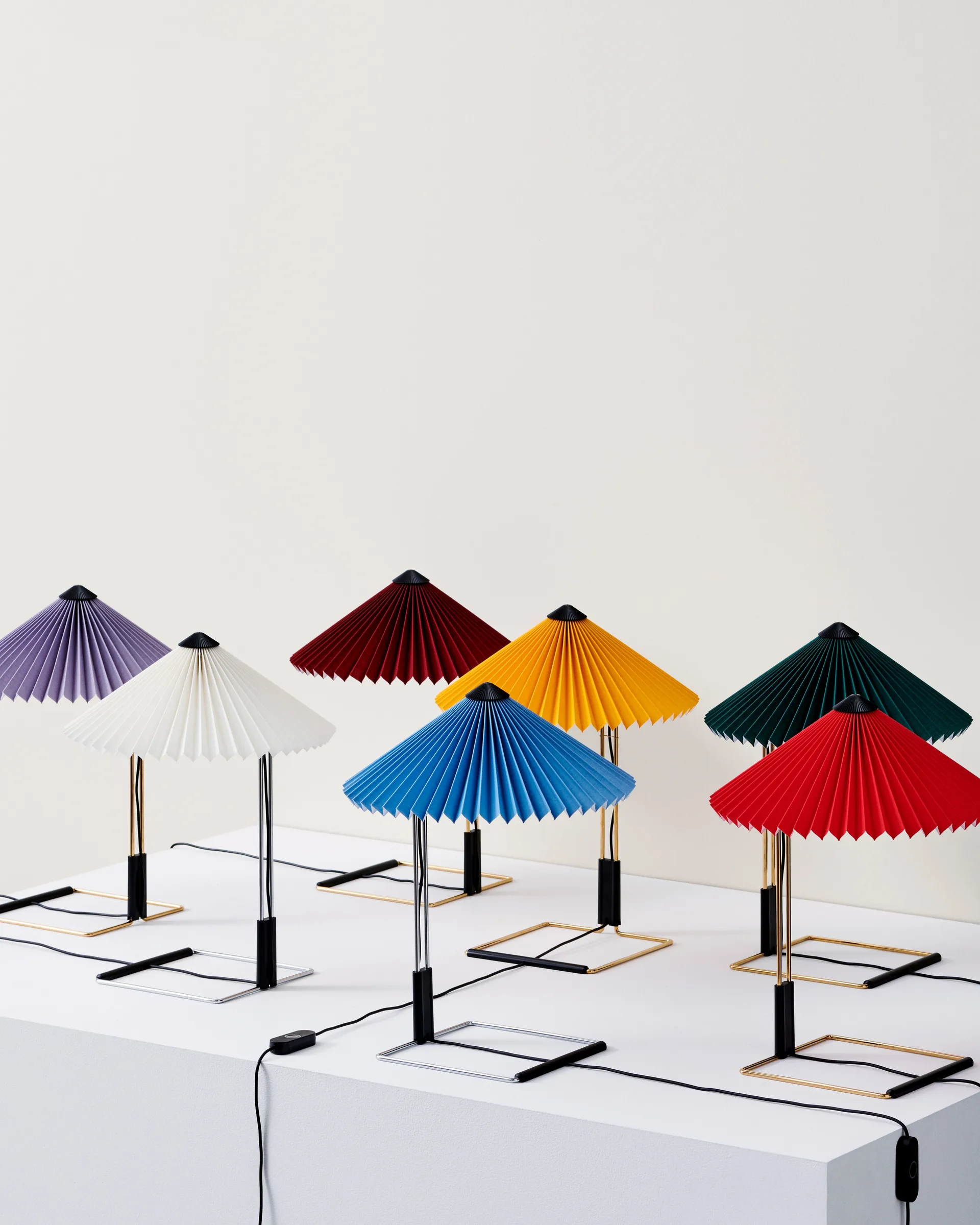 Matin table -pöytävalaisin Ø 30 cm, Oxide red shade HAY