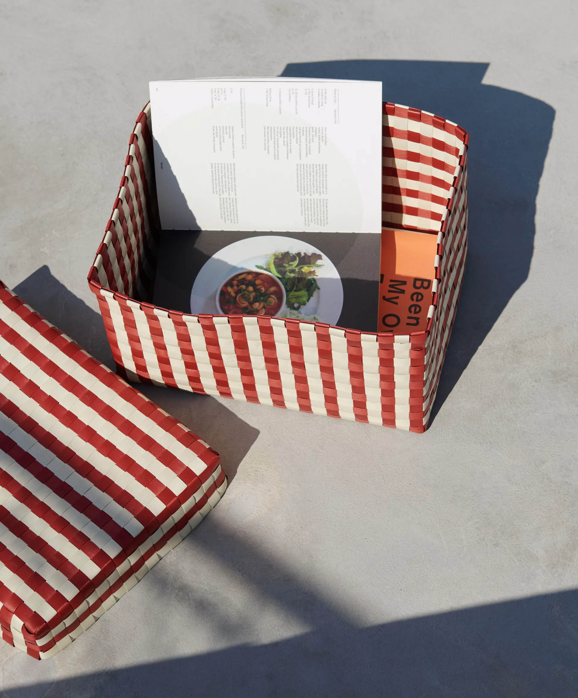 Maxim Stripe Box -säilytyskori L 26,5x35,5 cm, Röd-sand HAY