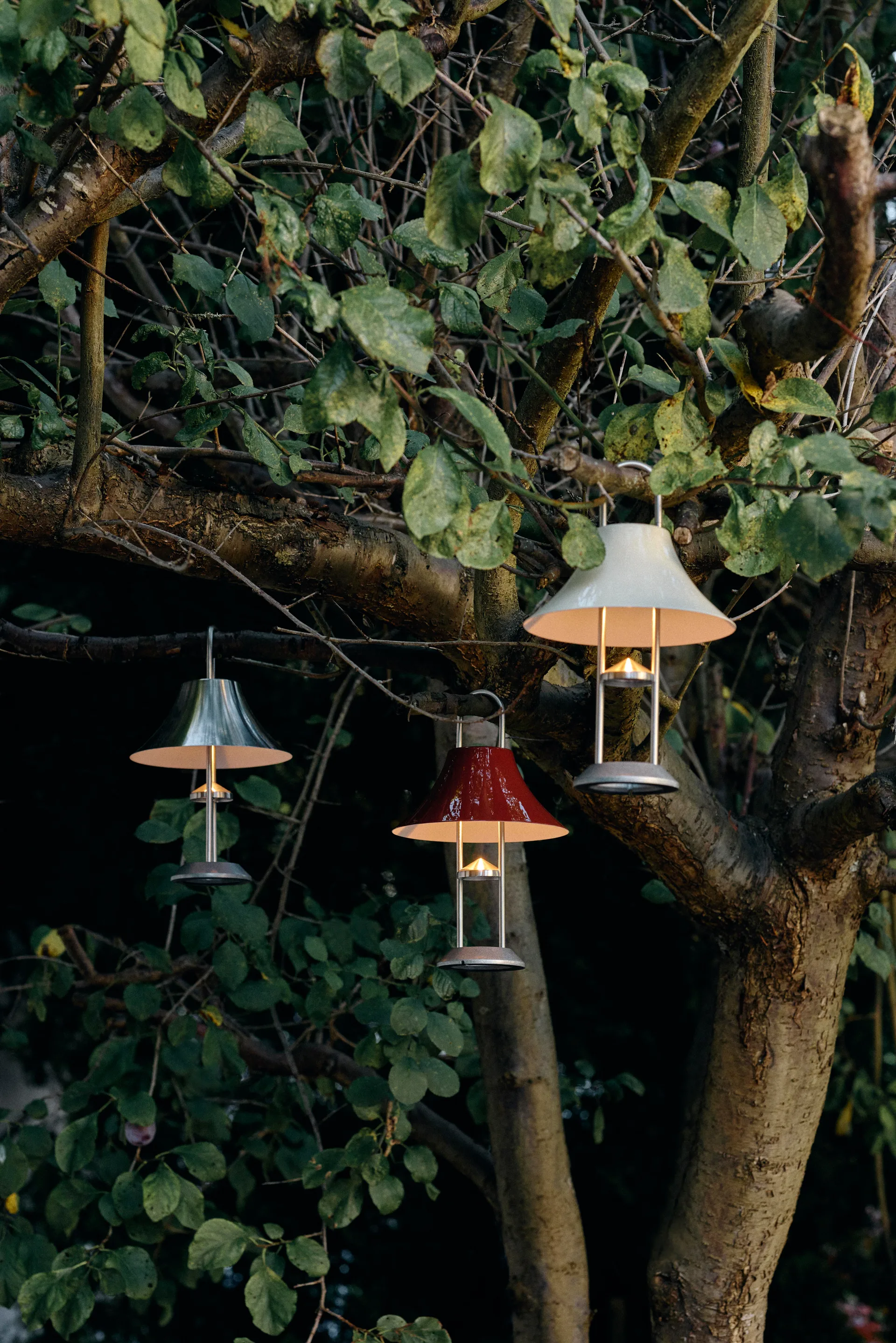 Mousqueton kannettava pöytävalaisin 30,5 cm, Brushed stainless steel HAY