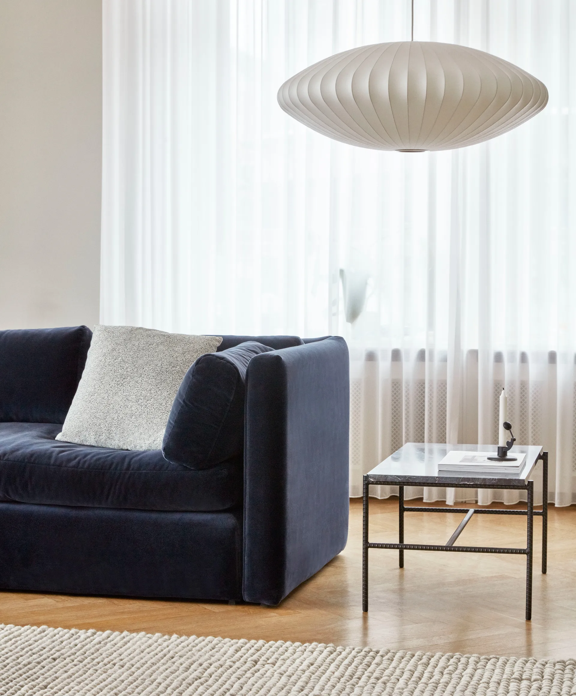 Nelson Bubble Saucer riippuvalaisin L, Off white HAY