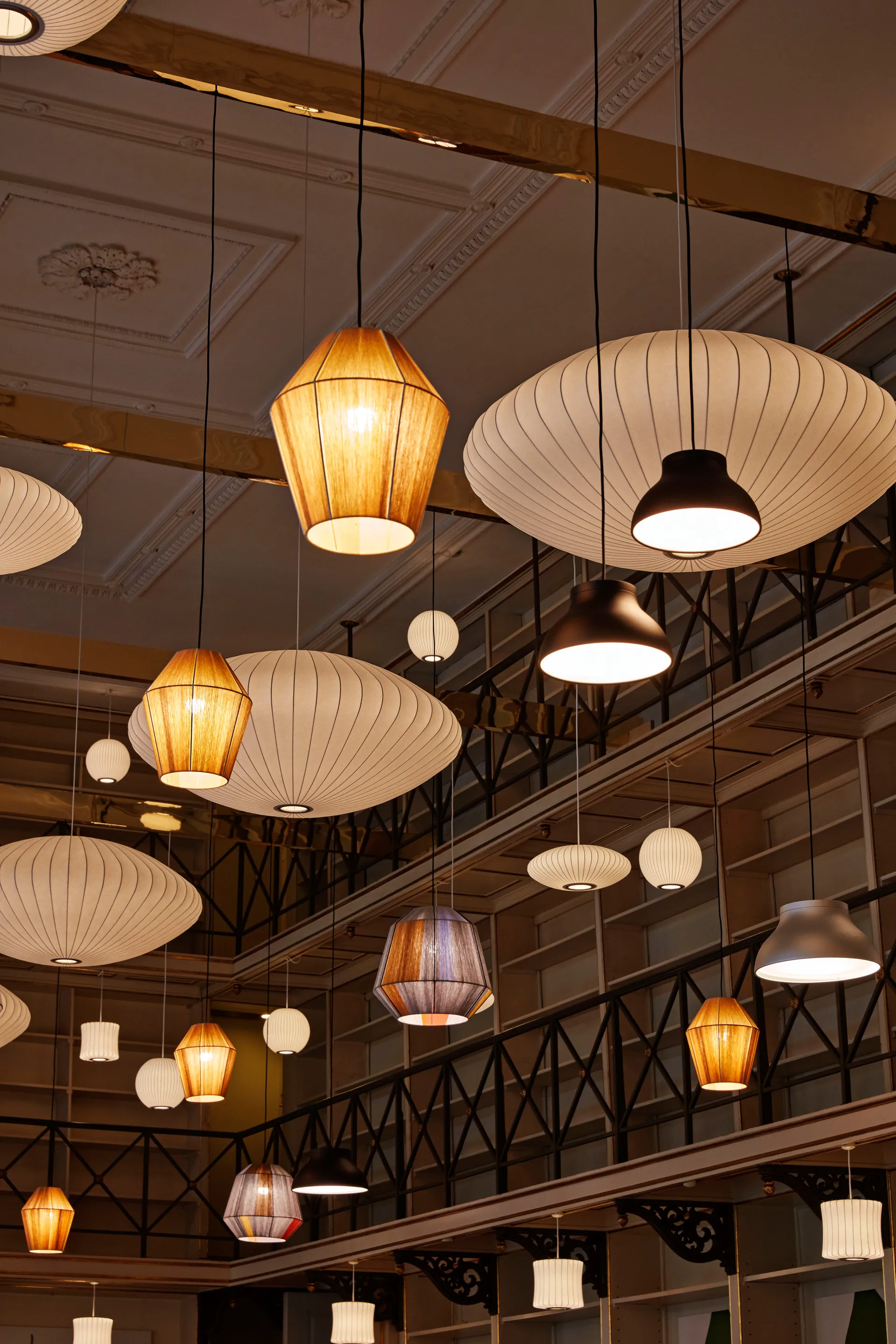 Nelson Bubble Saucer riippuvalaisin L, Off white HAY