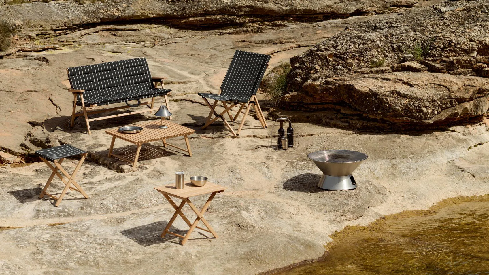 Outdoor Market taitettava sohva, Black-beige, 2-istuin HAY