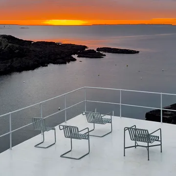 Palissade Cantilever Dining käsinojatuoli - Kuumagalvanoitu teräs - HAY