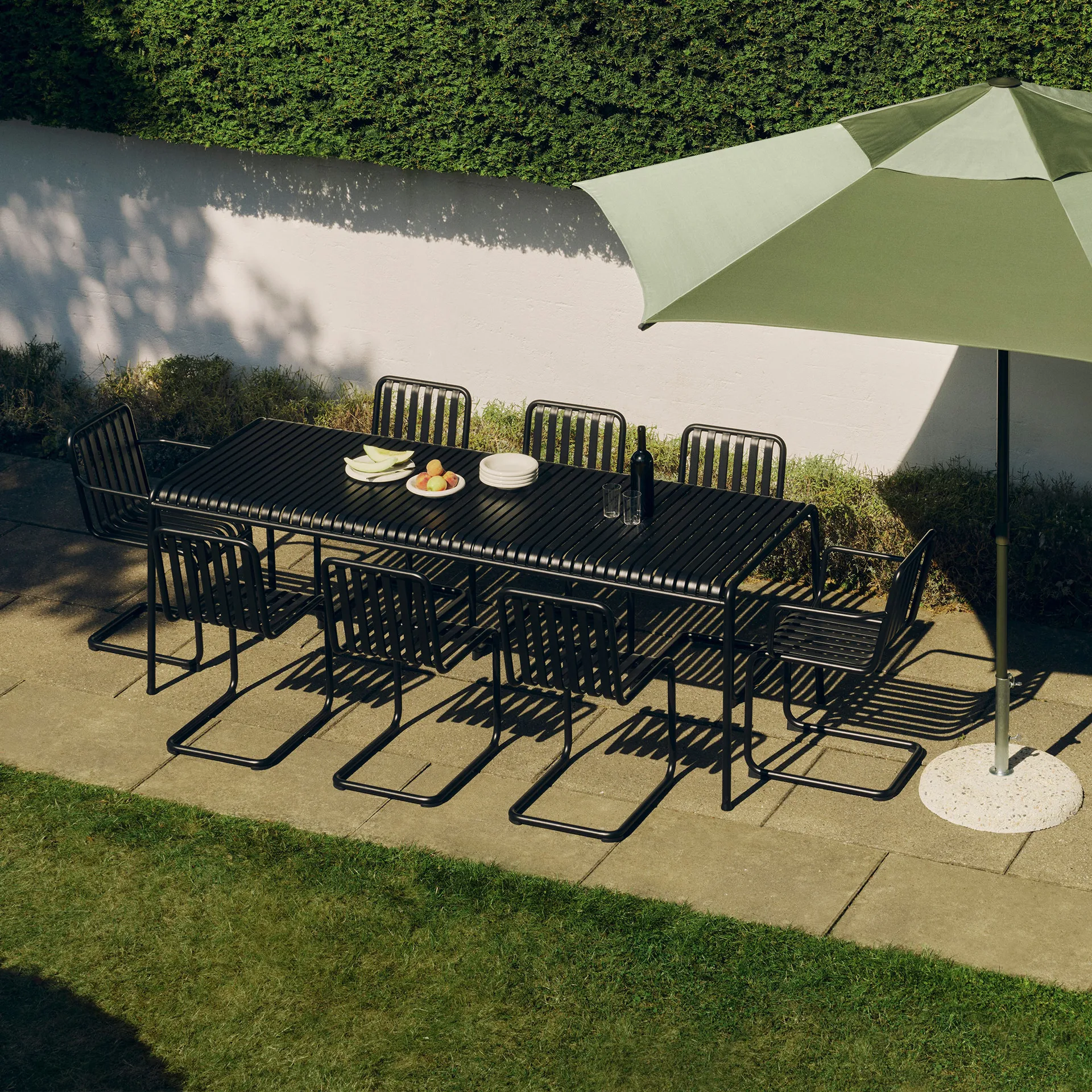 Palissade Cantilever käsinojatuoli, Antrasiitti HAY