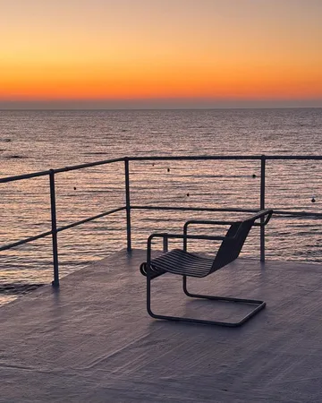 Palissade Cantilever Low lounge-nojatuoli - Kuumagalvanoitu teräs - HAY