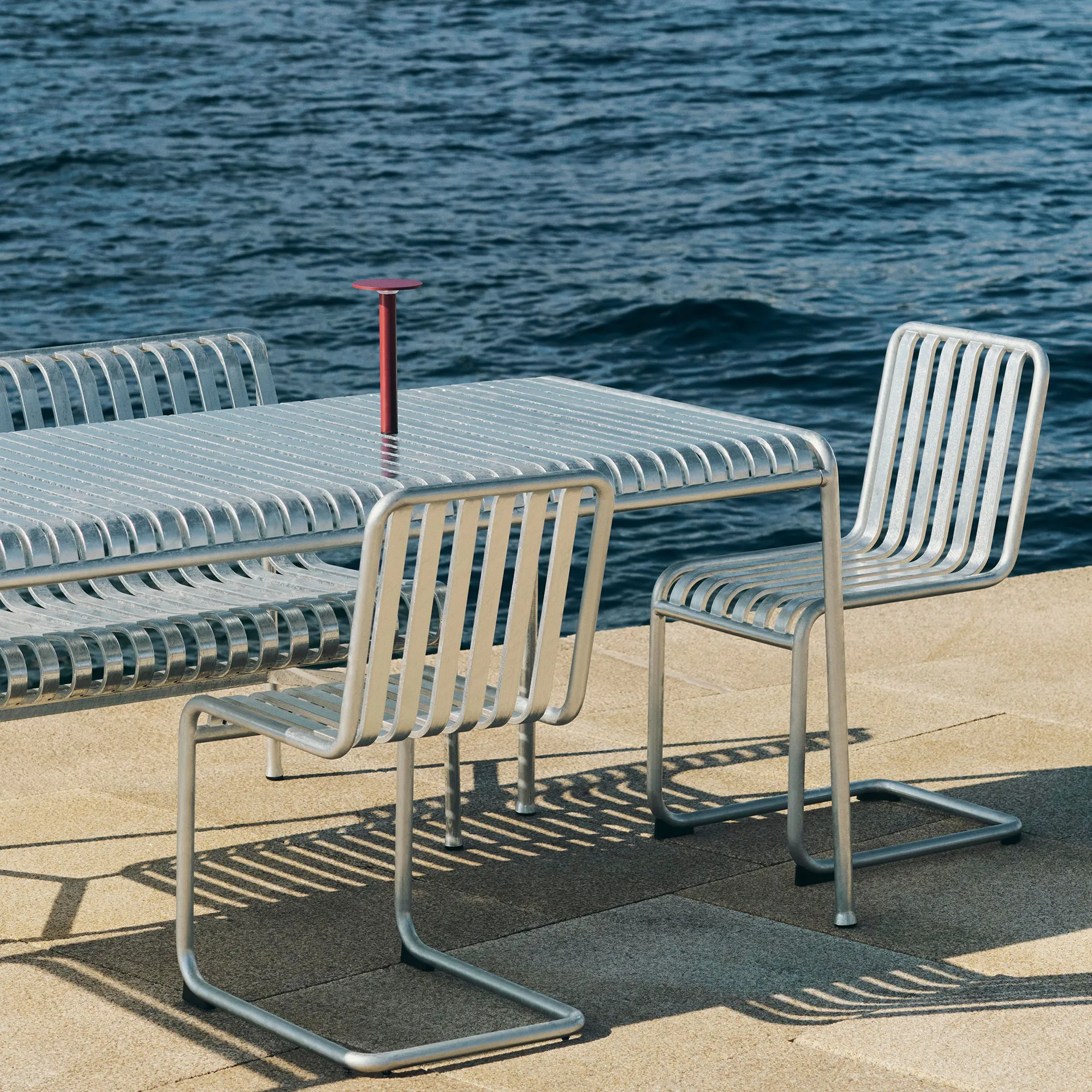 Palissade Cantilever tuoli, Kuumagalvanoitu teräs HAY