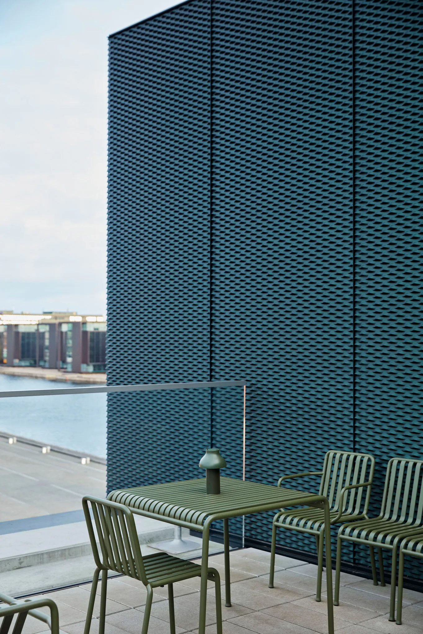 Palissade ruokailuryhmä 2 tuolia 82,5x90 cm - Olive HAY