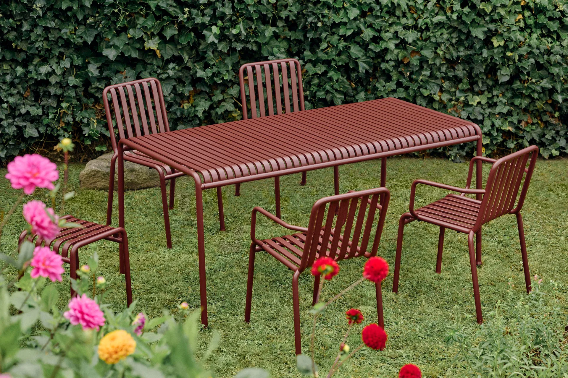 Palissade ruokailuryhmä 4 tuolia 170x90 cm - Iron red,  HAY