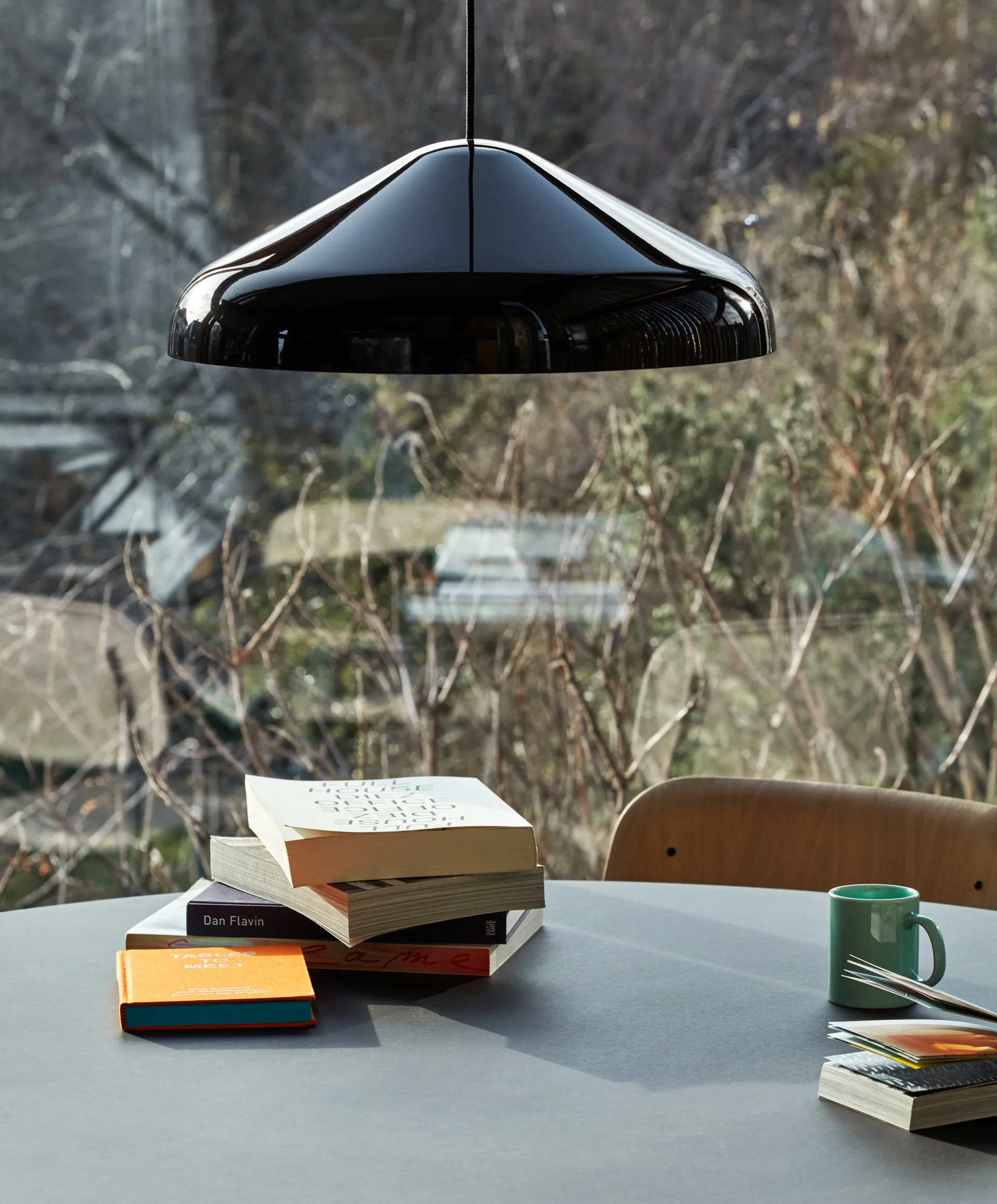 Pao Steel riippuvalaisin Ø47 cm, Soft black HAY