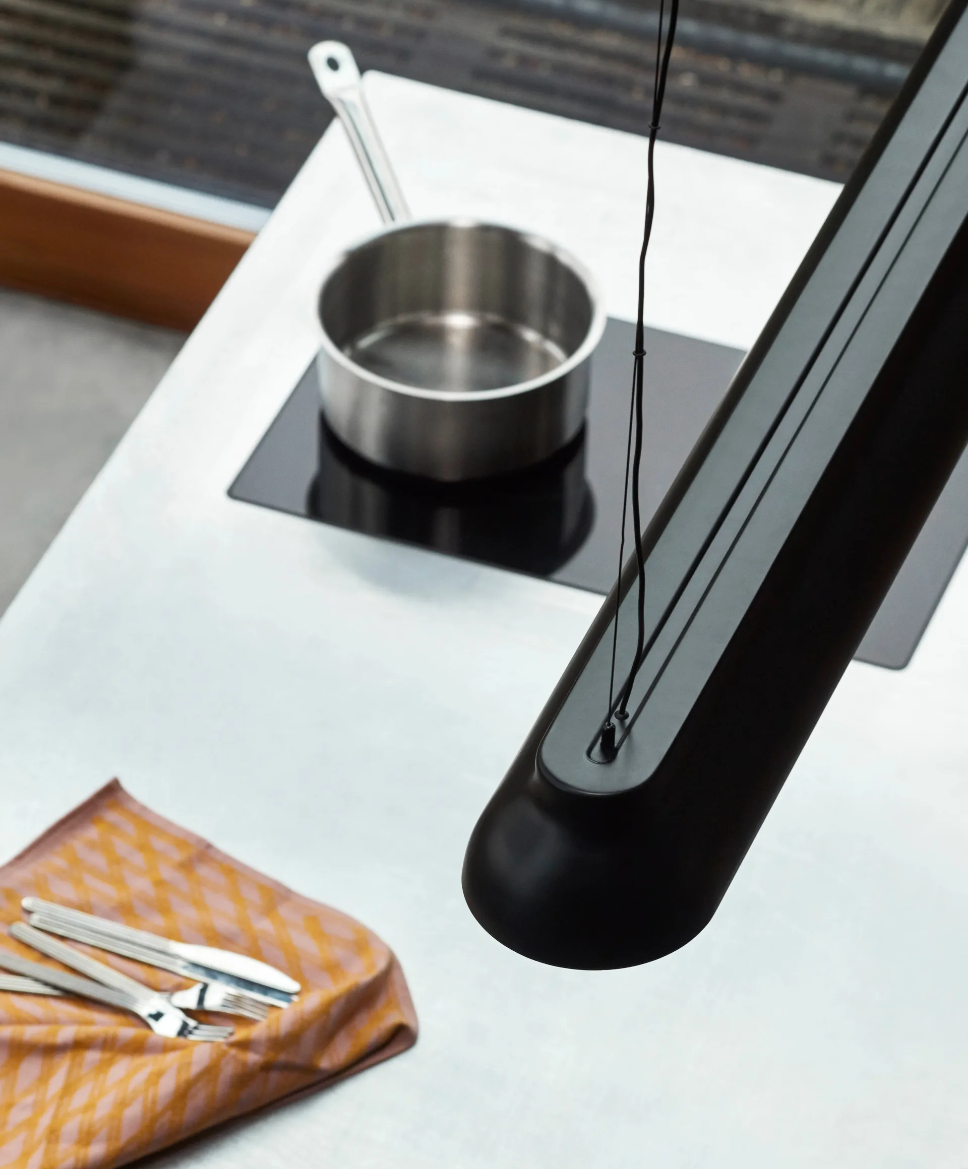 PC Linear riippuvalaisin, Soft black HAY