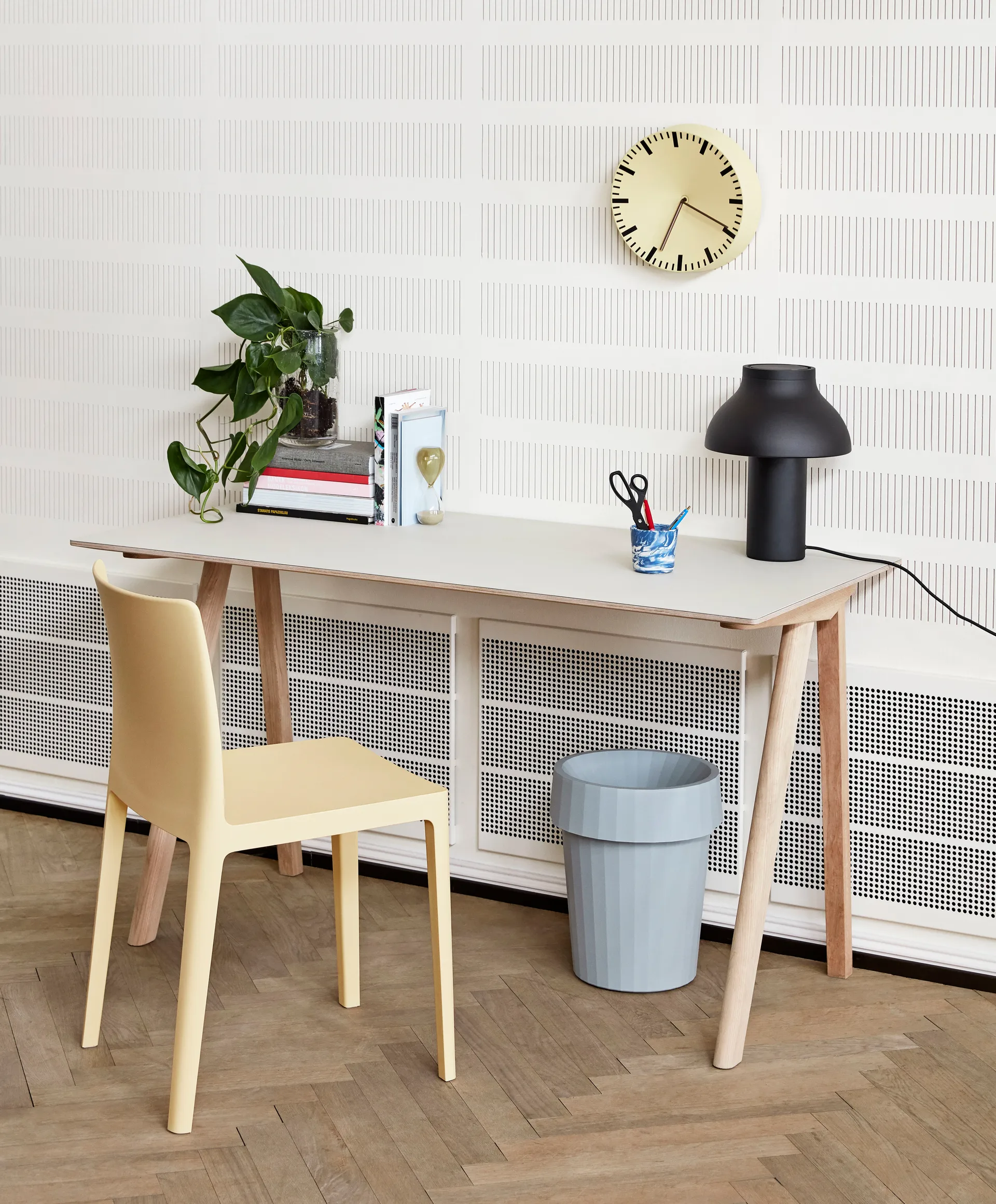PC table pöytävalaisin S Ø25 cm, Soft black HAY