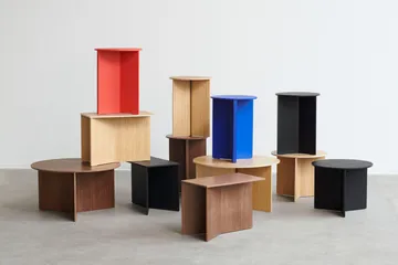 Slit sohvapöytä Ø45 cm - Lacquered oak - HAY