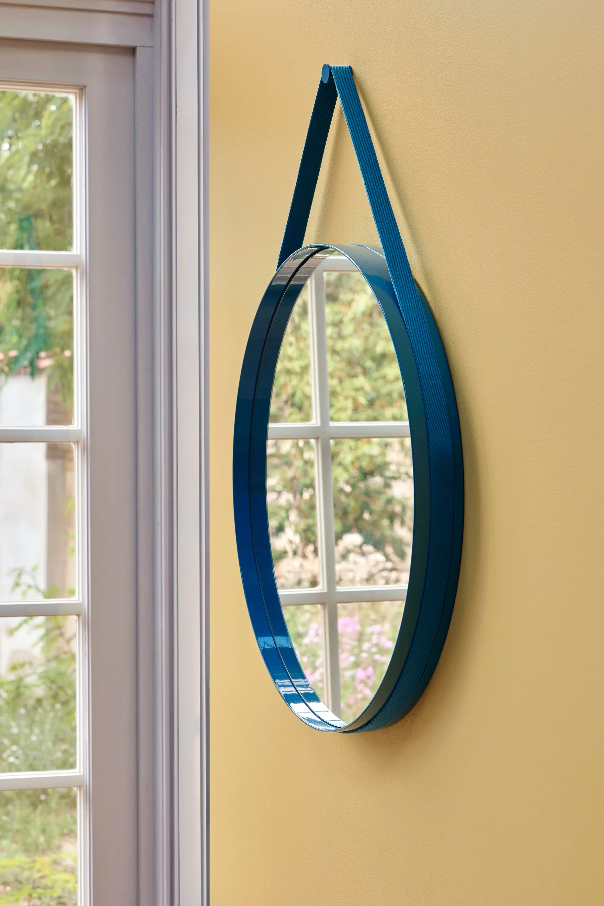 Strap Mirror -peili Ø 70 cm, Blue HAY