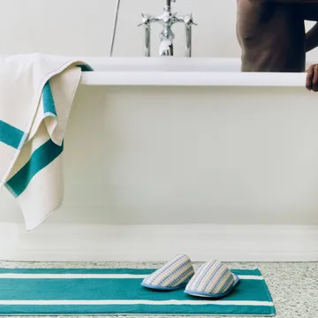 Stripe kylpyhuonematto - Petrol blue, 50×80 cm - HAY