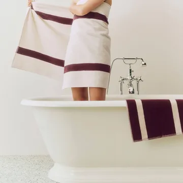 Stripe pyyhe - Burgundy, 70x140 cm - HAY