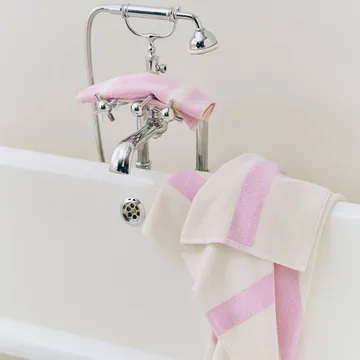 Stripe pyyhe - Cool pink, 70×140 cm - HAY
