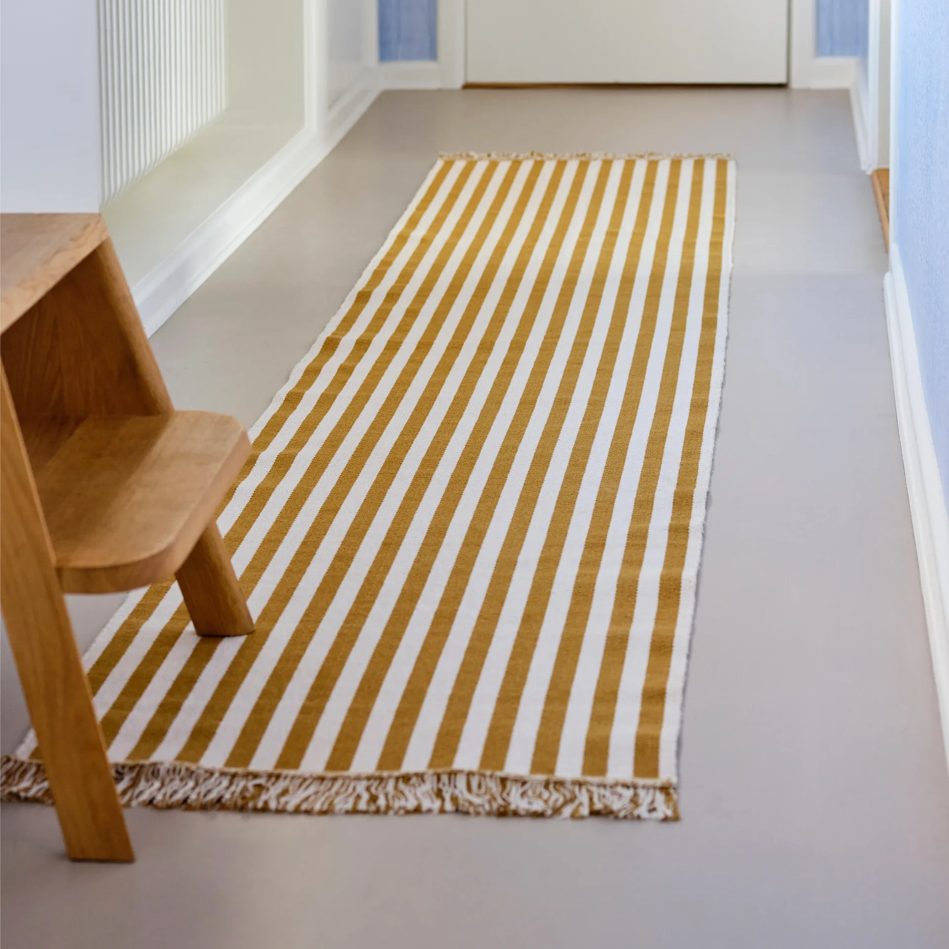 Stripes and Stripes -matto 65 x 300 cm, Barley field HAY