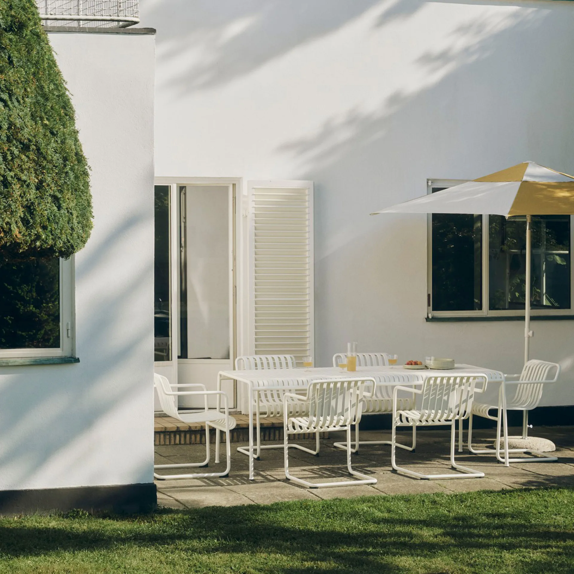 Terrazza Hexagon aurinkovarjo, Off white-okeri HAY