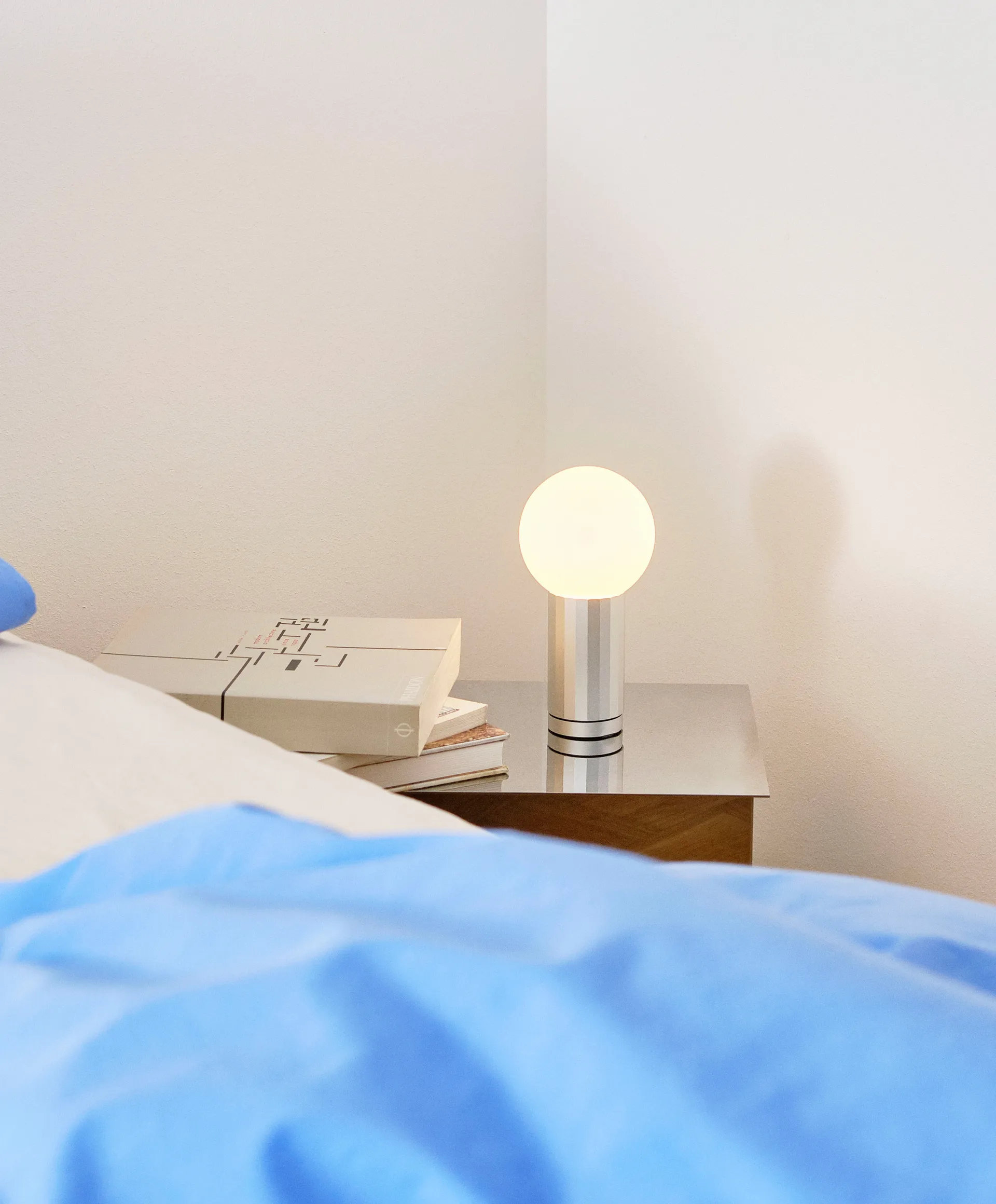 Turn On pöytävalaisin, Aluminium HAY