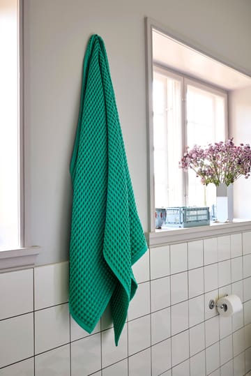 Waffle kylpypyyhe 70 x 140 cm - Emerald green - HAY
