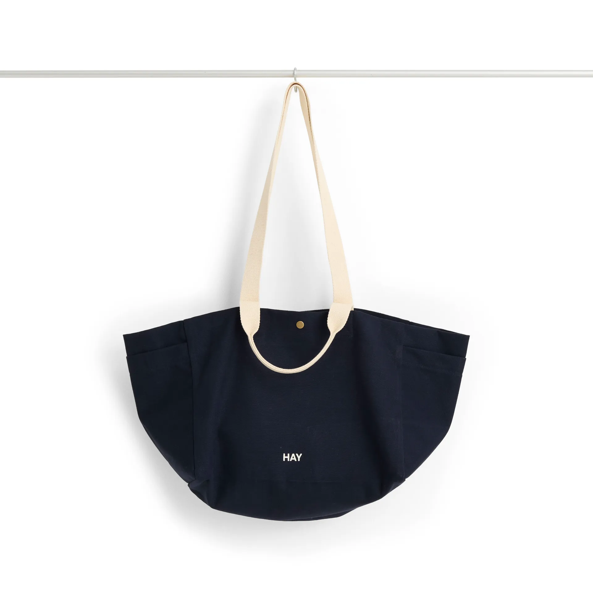 Weekend Bag No 2 laukku S 26x56 cm, Midnight blue HAY