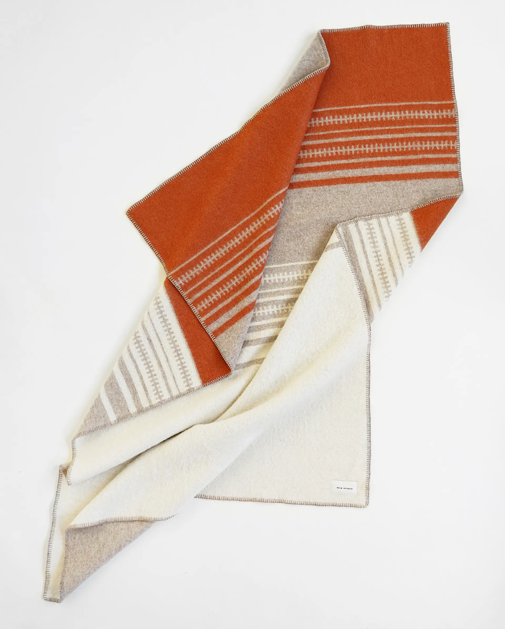 Aiyana viltti 130 x 180 cm, Nro 01 Hein Studio