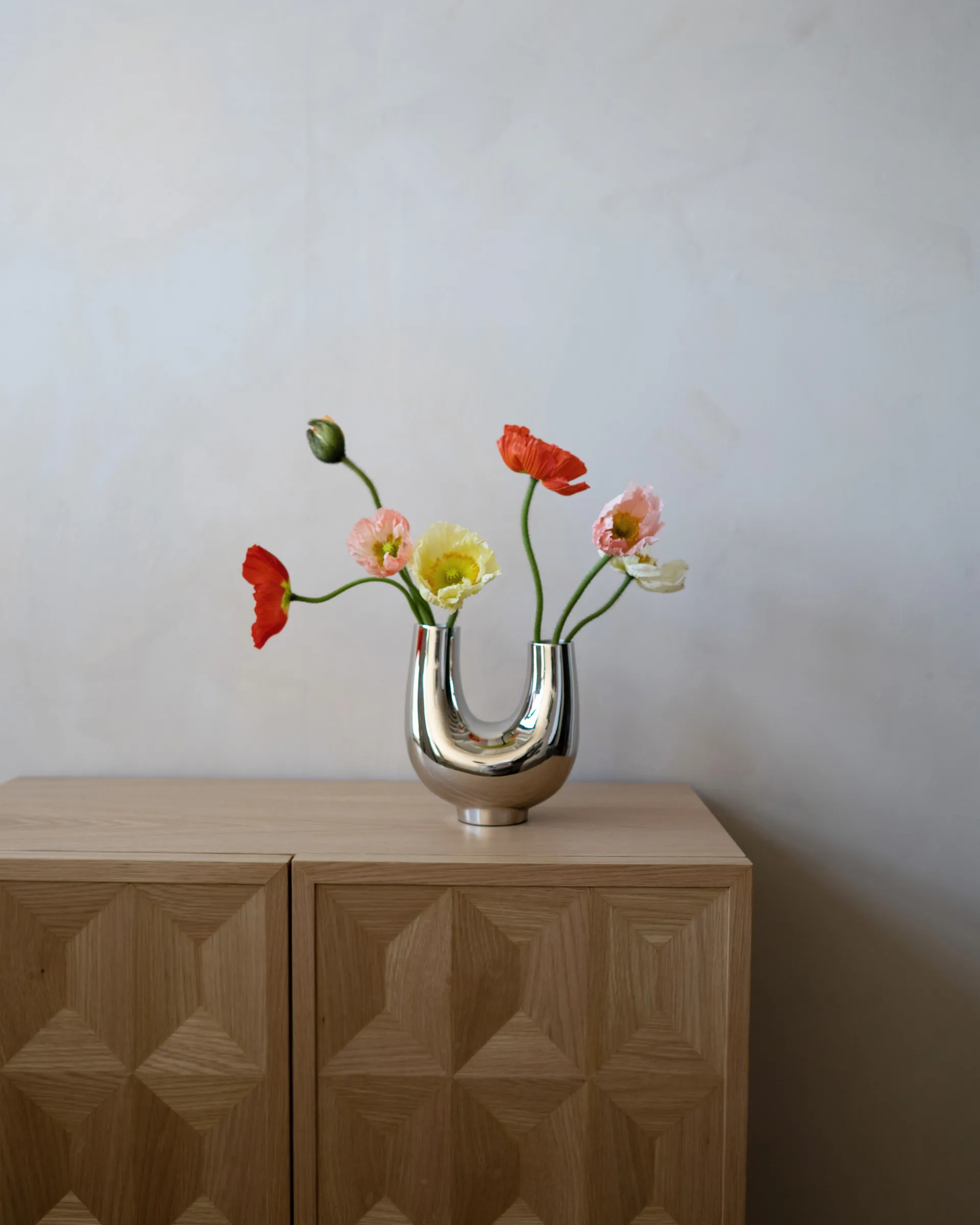 Kazumi-maljakko, Nikkeli Hein Studio