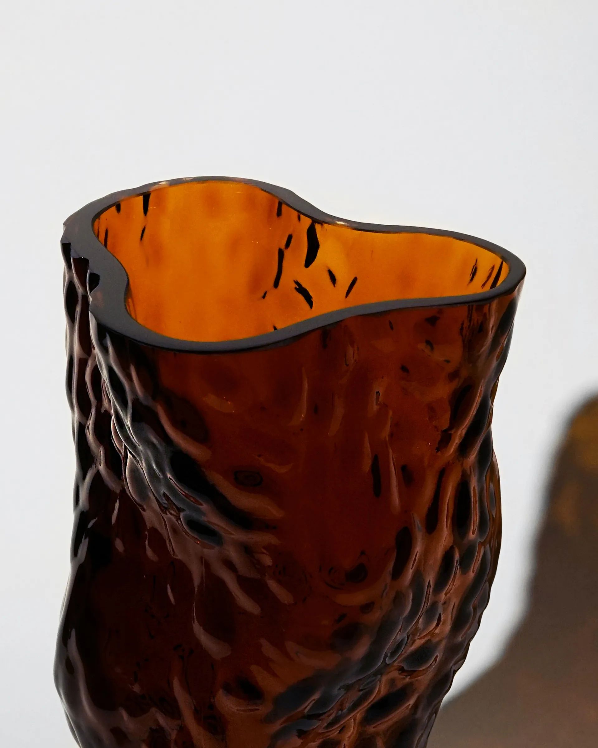Ostrea Rock -maljakko lasia 30 cm, Rust Hein Studio